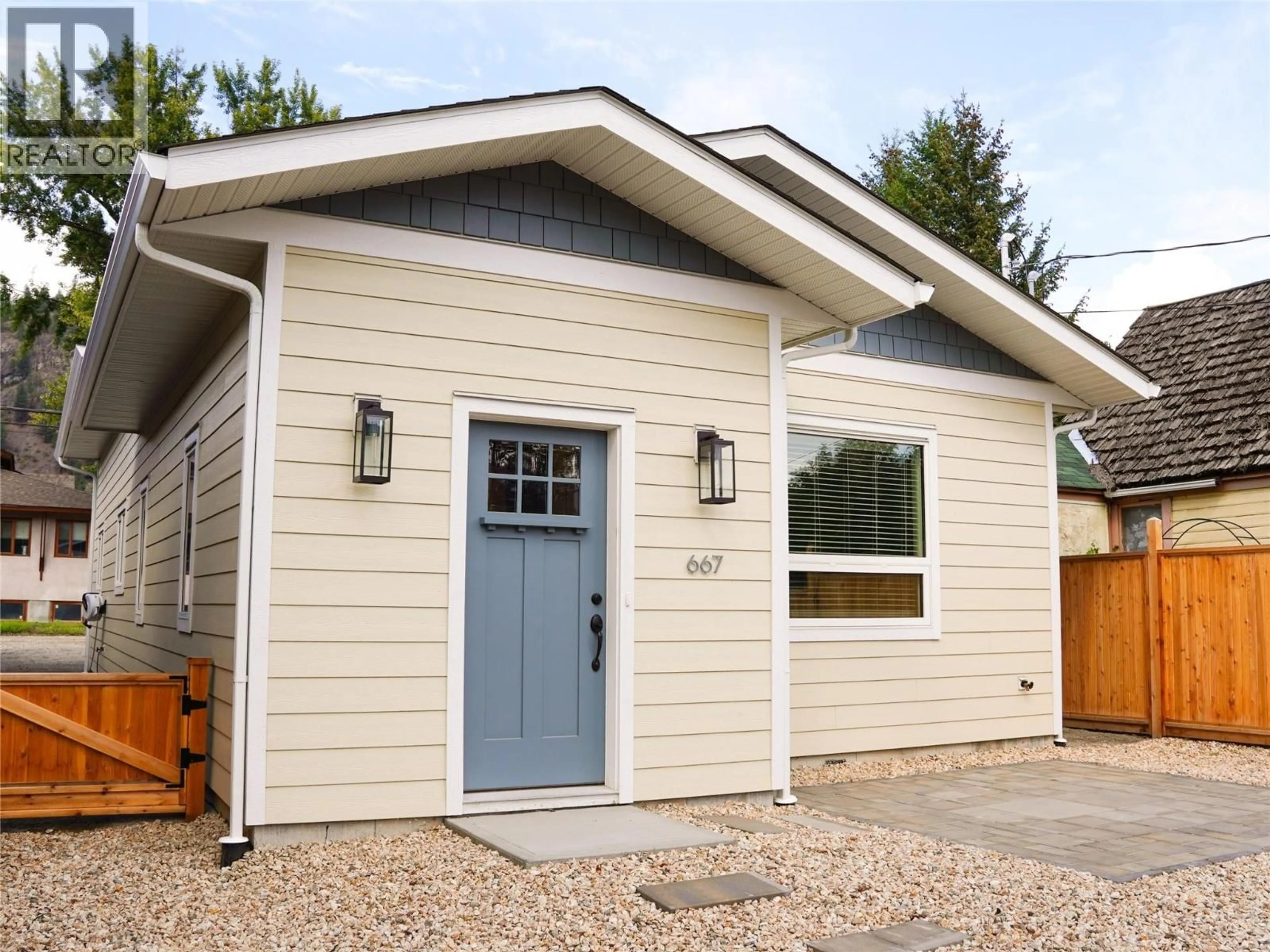 Home with vinyl exterior material, street for 667 72ND AVENUE, Grand Forks British Columbia V0H1H0