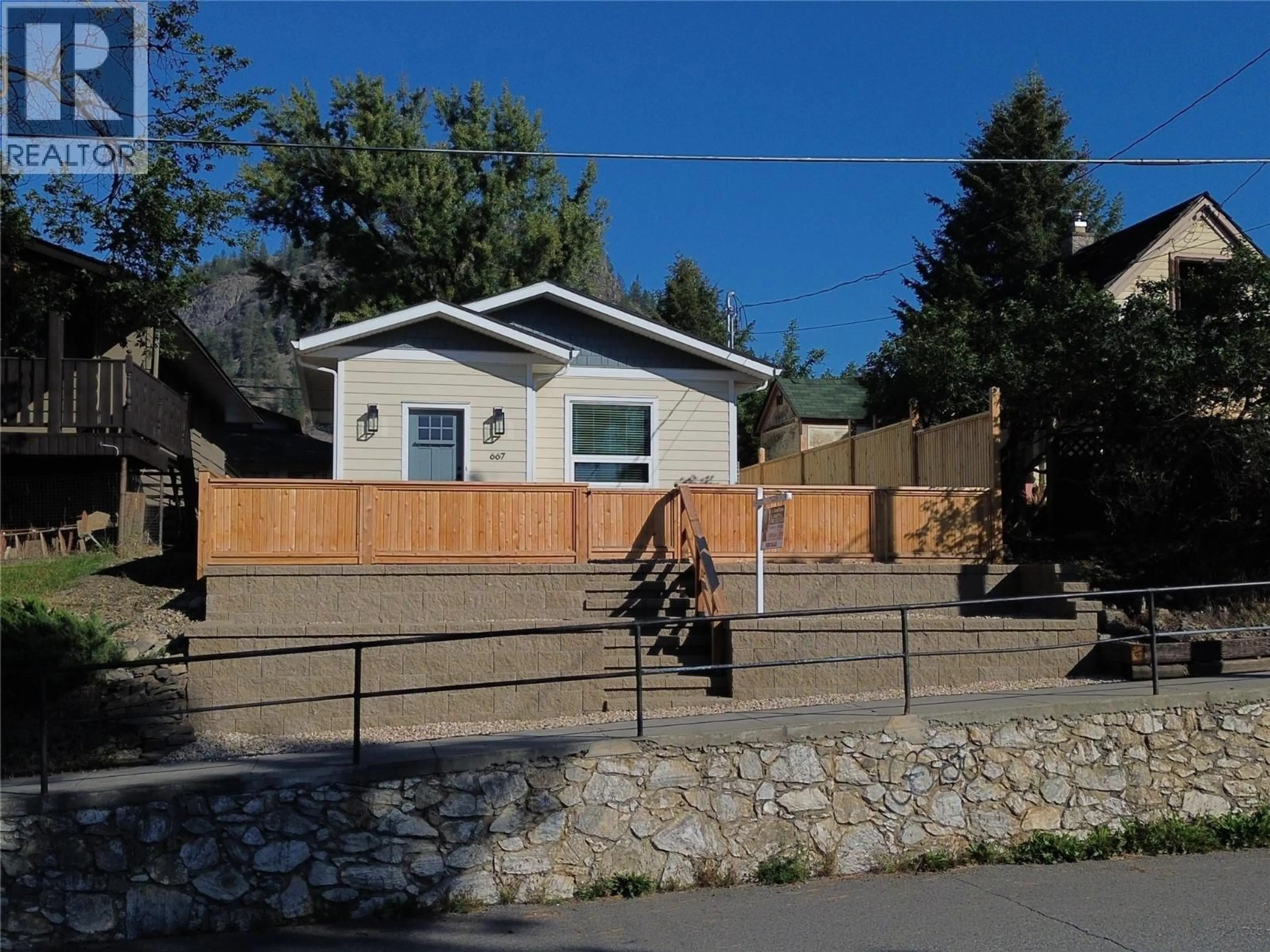 Home with vinyl exterior material, street for 667 72ND AVENUE, Grand Forks British Columbia V0H1H0