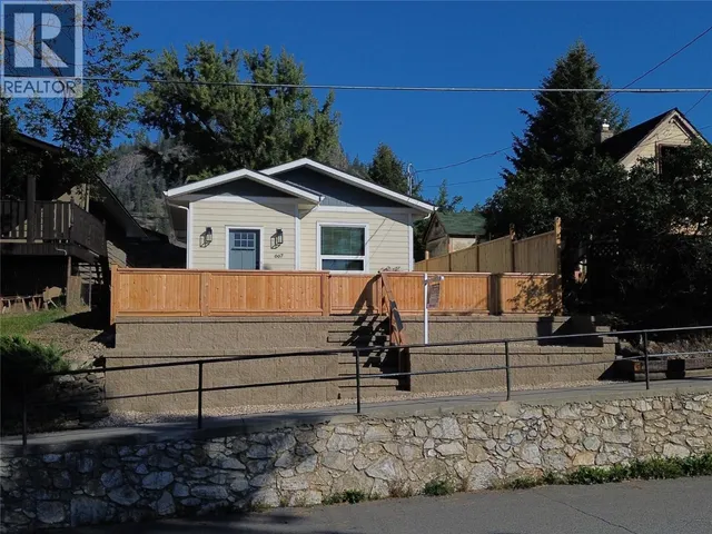 667 72ND AVENUE, Grand Forks 2
