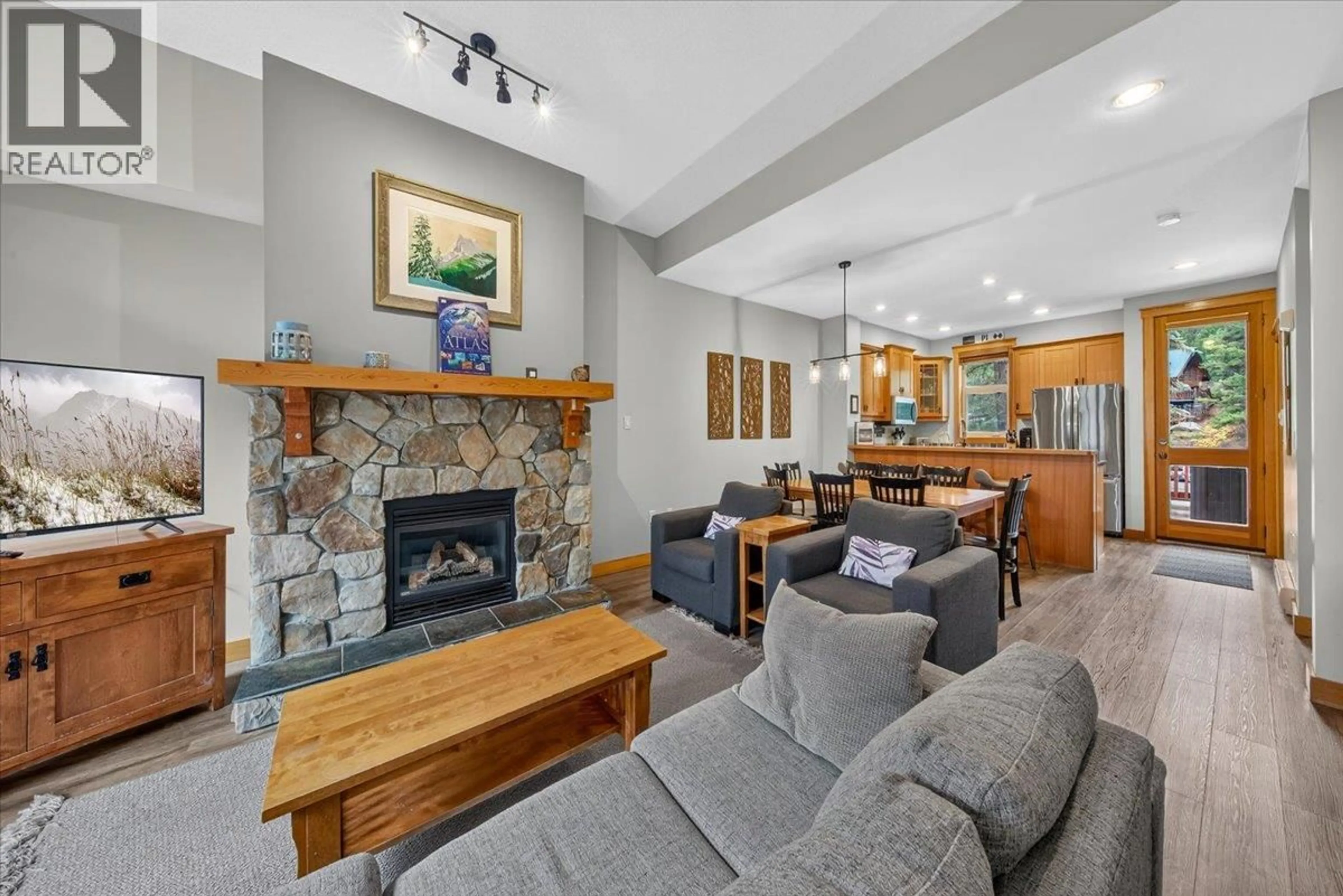 Living room with furniture, unknown for 7 - 1856 GREYWOLF DRIVE, Panorama British Columbia V0A1T0