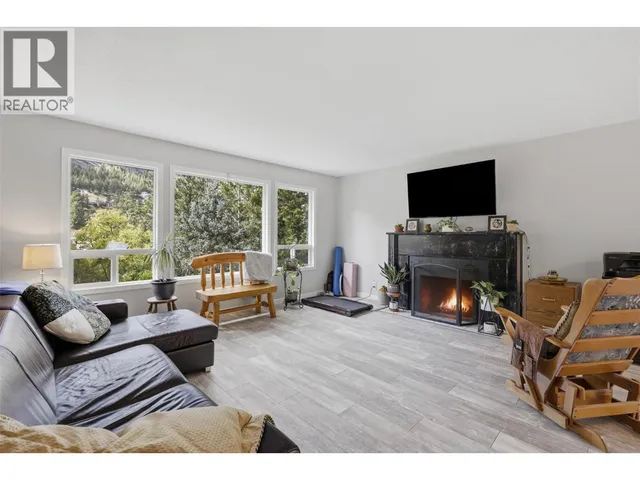 5545 CLEARVIEW DRIVE, Kamloops 3