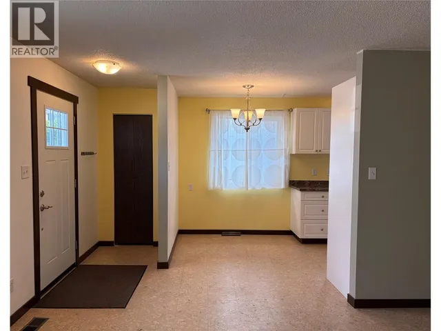 750 REVELSTOKE AVENUE, Penticton 4