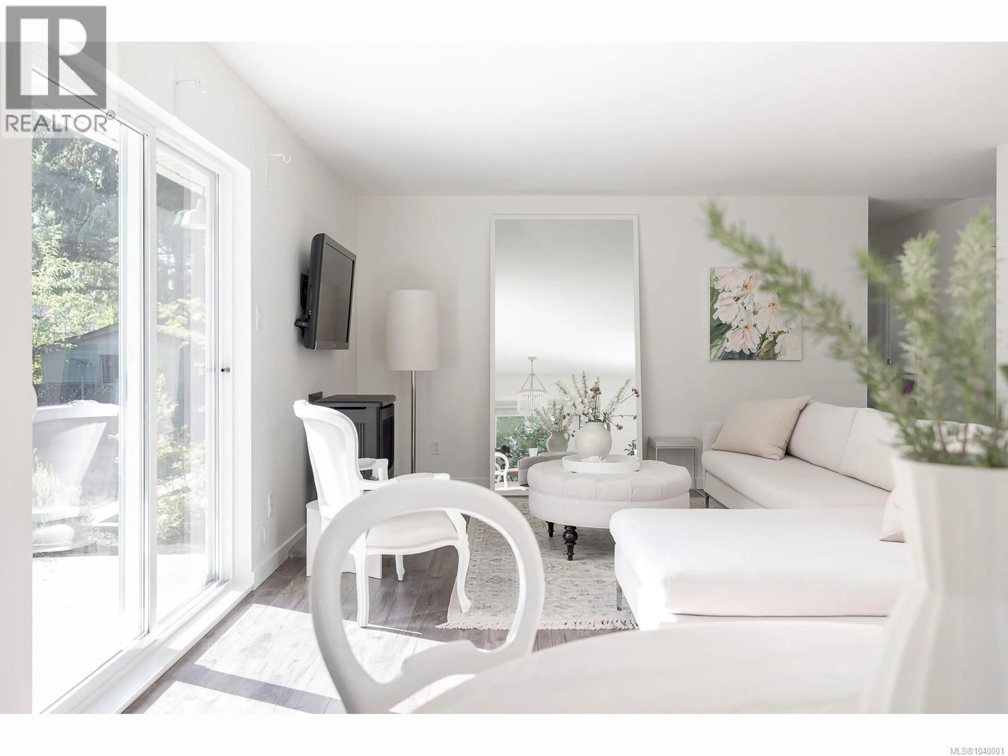 Living room with furniture, unknown for 538 TAMARACK DRIVE, Qualicum Beach British Columbia V9K1A6