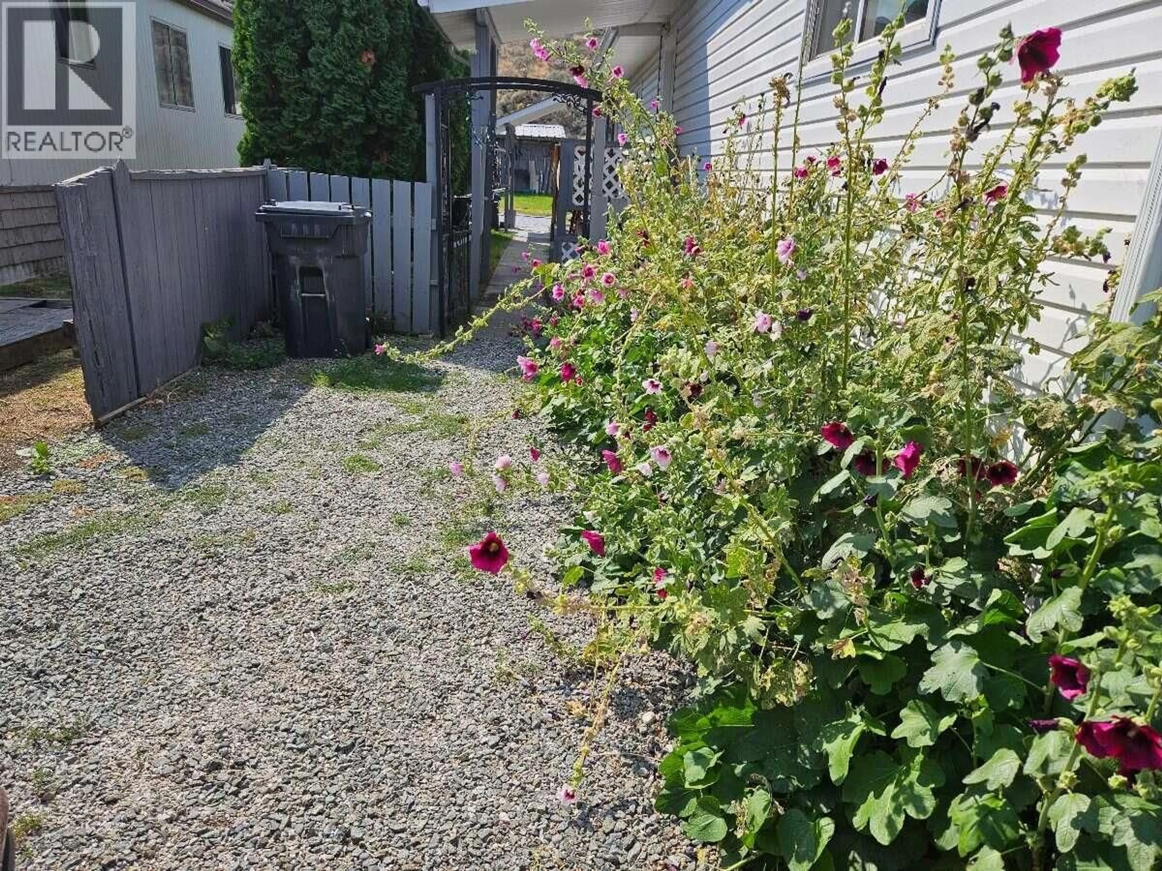 Patio, street for 85 - 701 TRANS CANADA HIGHWAY, Cache Creek British Columbia V0K1H0