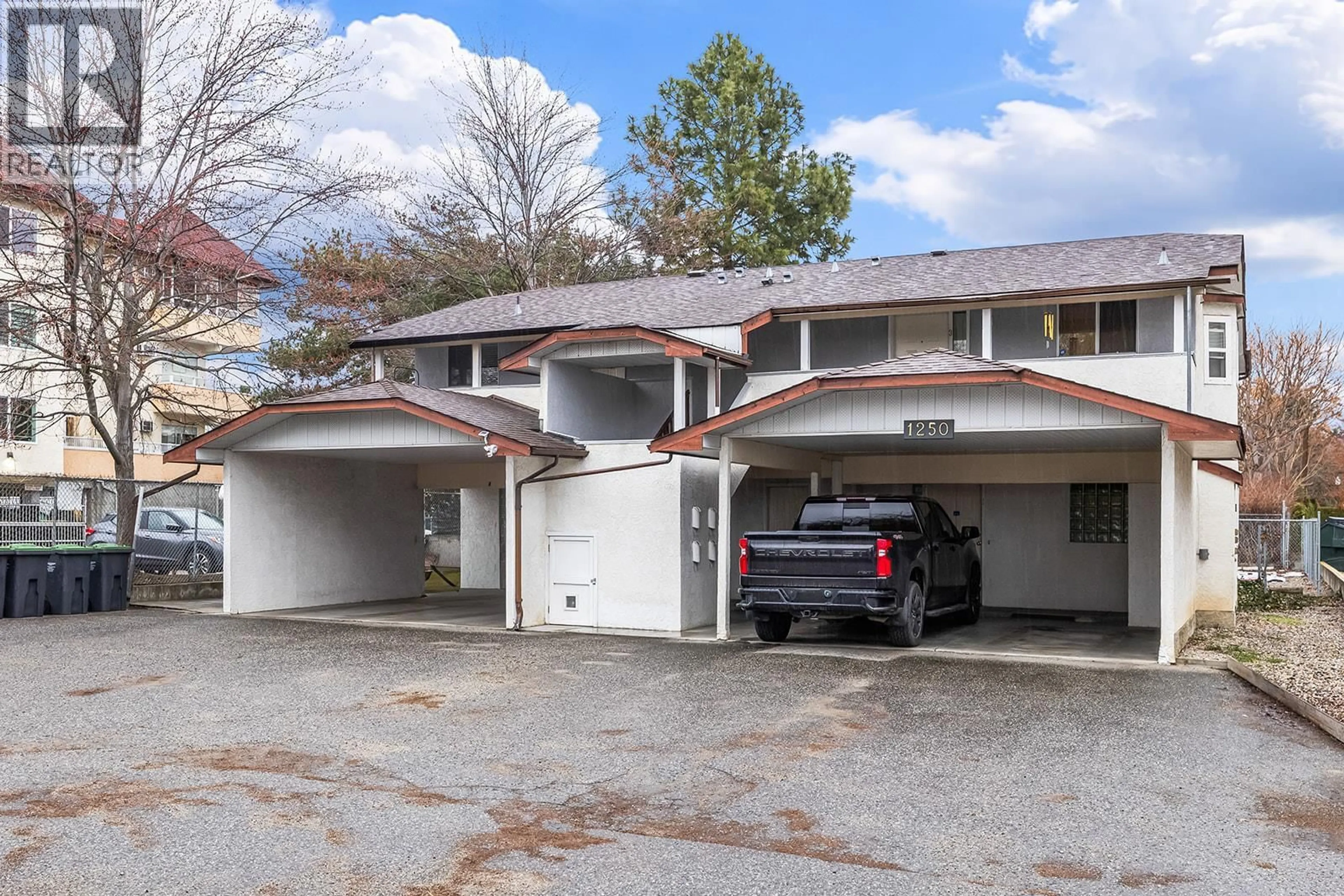 Indoor garage for 1250 BROOKSIDE AVENUE, Kelowna British Columbia V1Y5T6