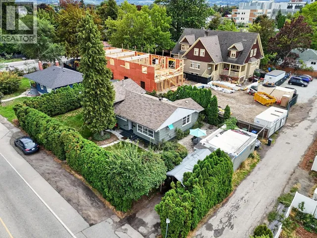 471 CADDER AVENUE, Kelowna 2