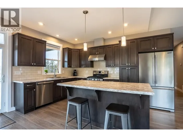 256 CALCITE DRIVE, Logan Lake 2