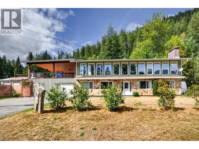 215 BAYVIEW STREET, Kaslo 2