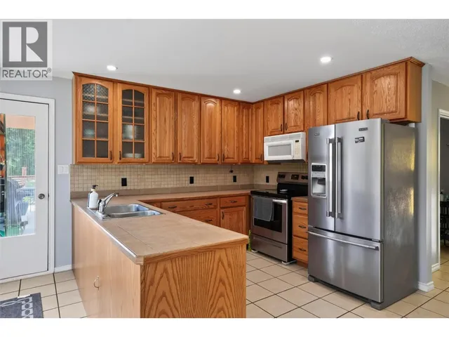 215 BAYVIEW STREET, Kaslo 5