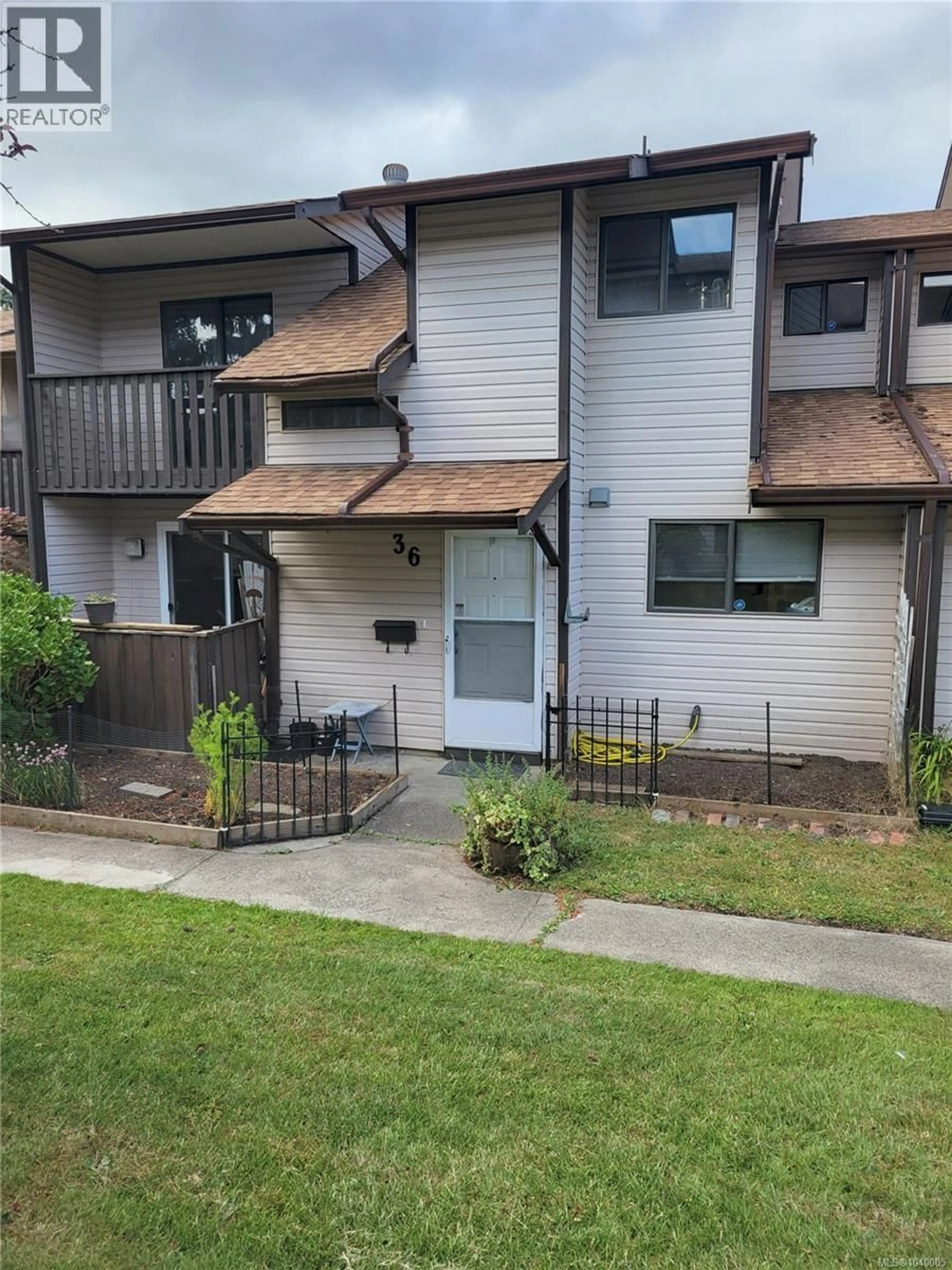 Home with vinyl exterior material, street for 36 - 1506 ADMIRALS ROAD, View Royal British Columbia V9A7B1