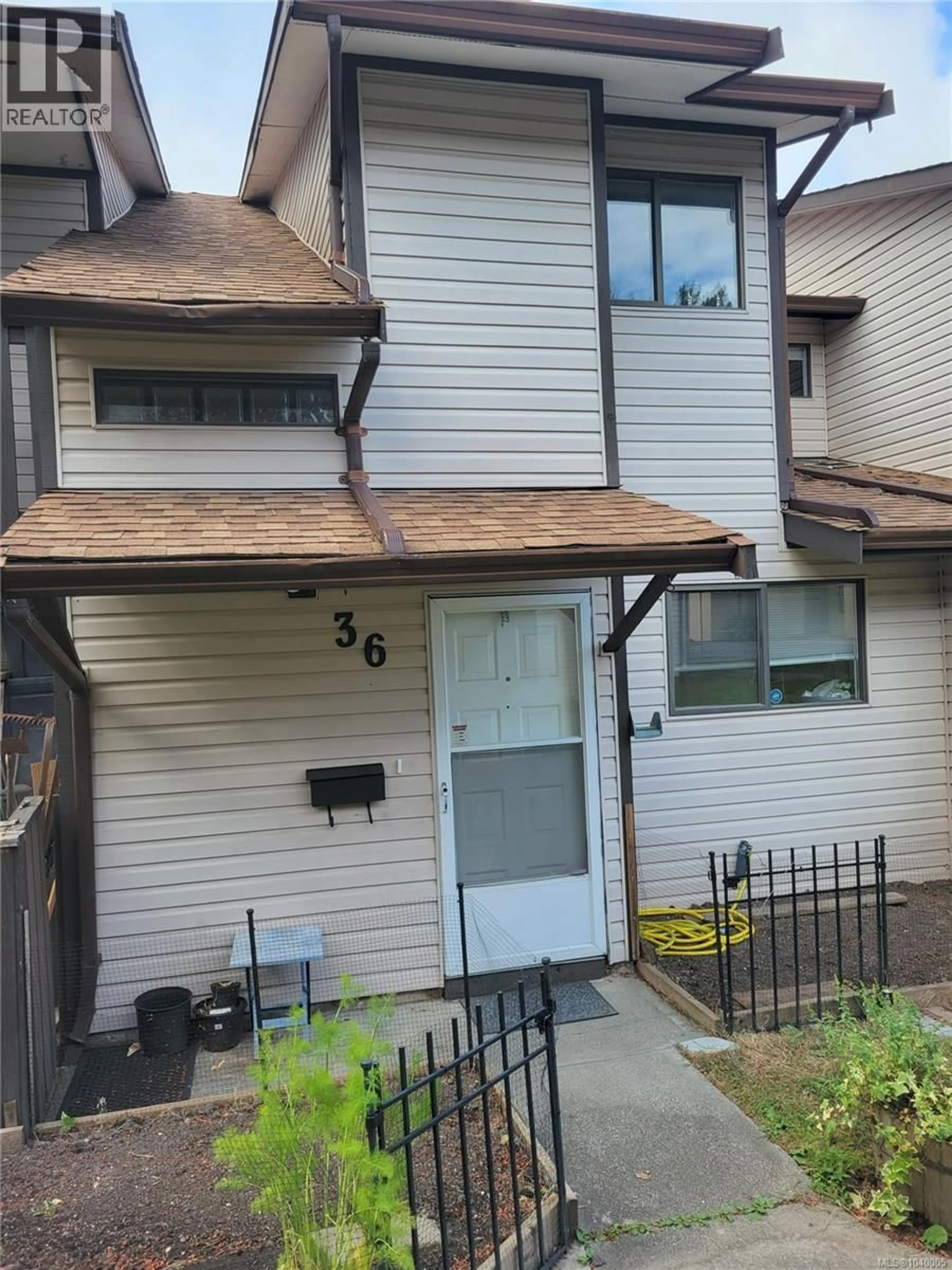 Home with vinyl exterior material, street for 36 - 1506 ADMIRALS ROAD, View Royal British Columbia V9A7B1
