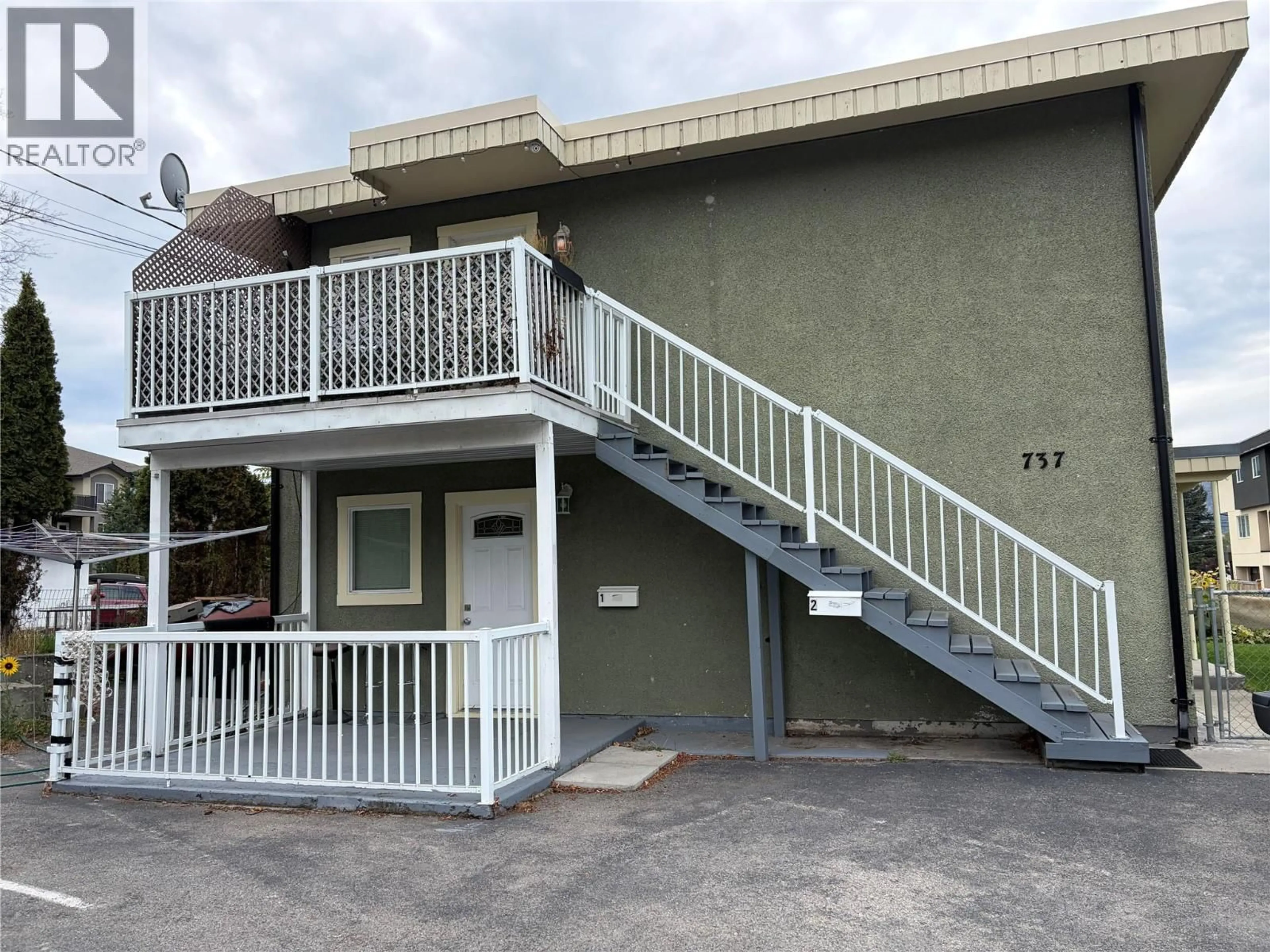 Patio, building for 737 ONTARIO STREET, Penticton British Columbia V2A4S4