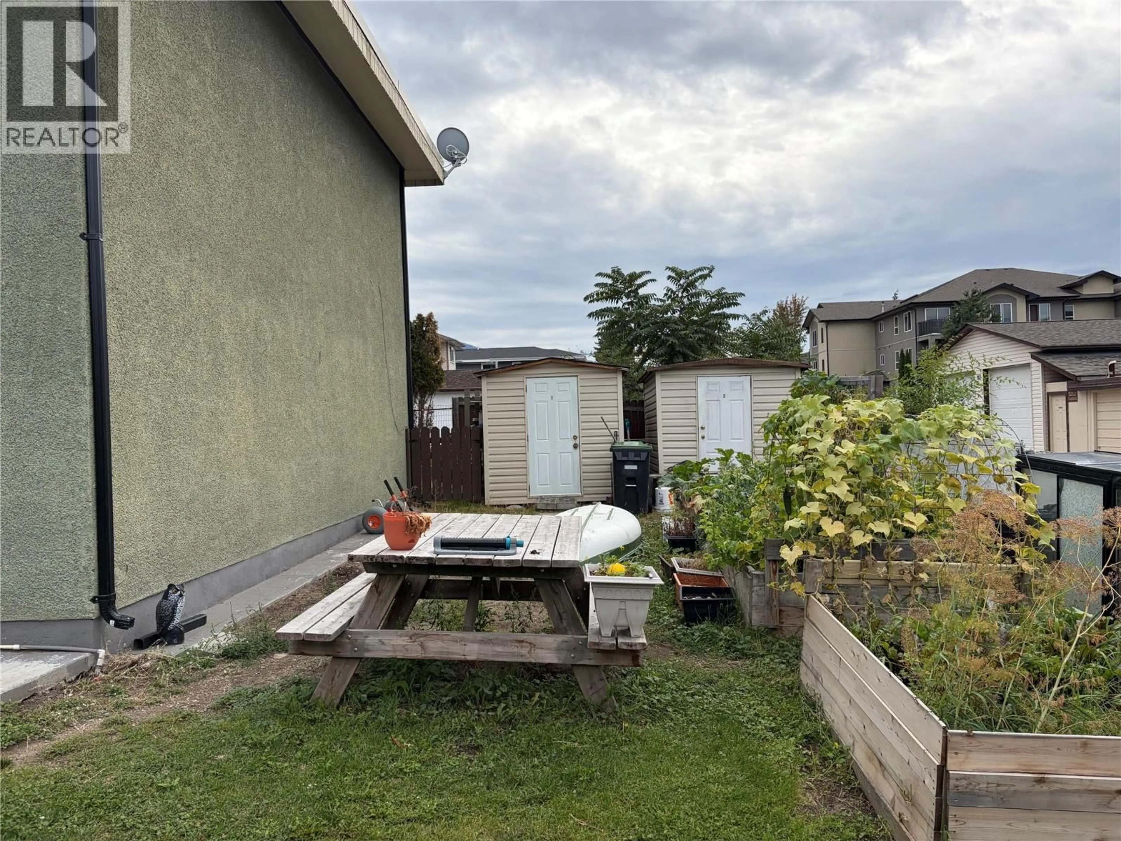 Patio, street for 737 ONTARIO STREET, Penticton British Columbia V2A4S4