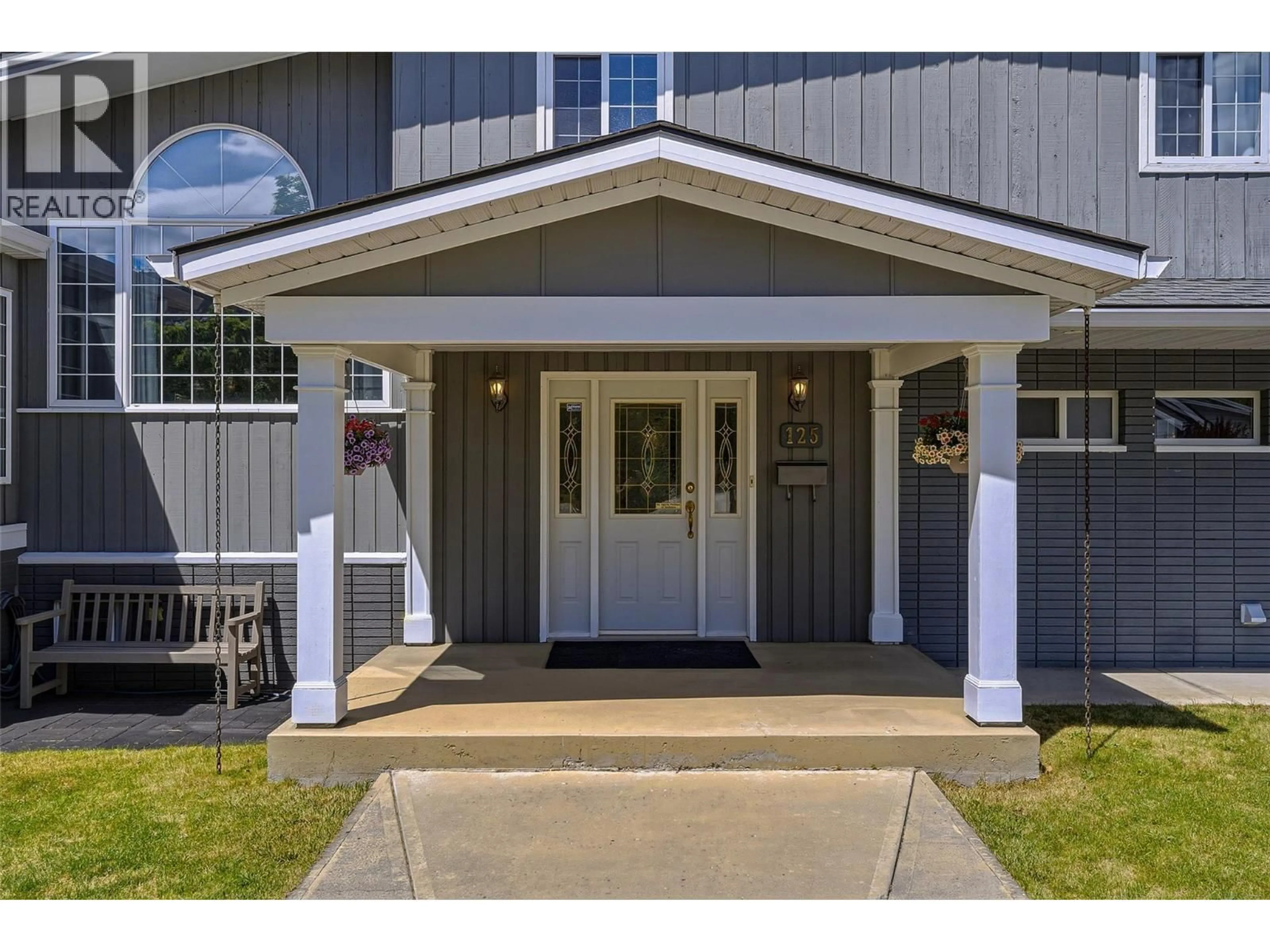 Indoor entryway for 125 CORRY PLACE, Penticton British Columbia V2A3S2