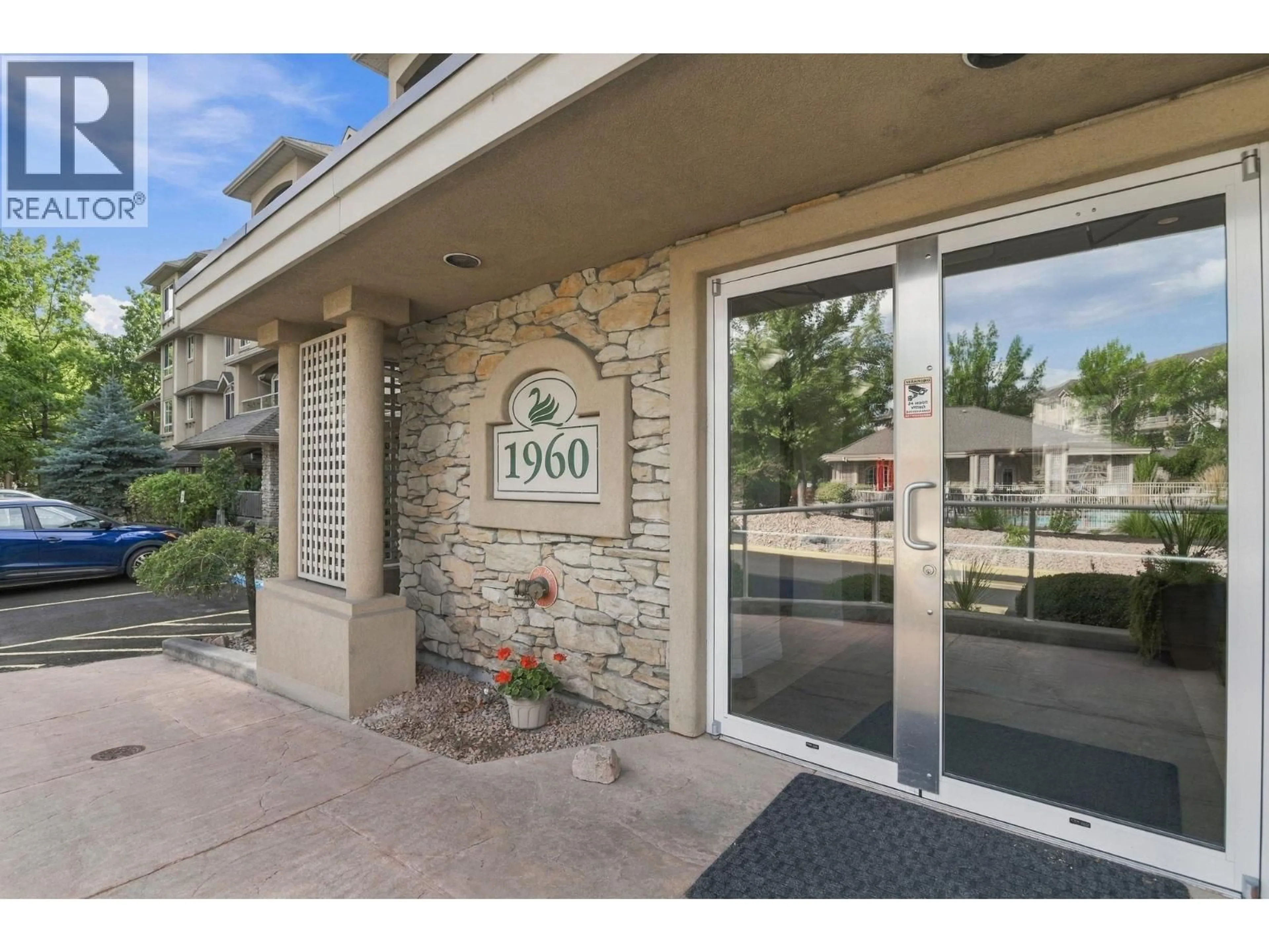 Indoor foyer for 312 - 1960 ENTERPRISE WAY, Kelowna British Columbia V1Y9S5
