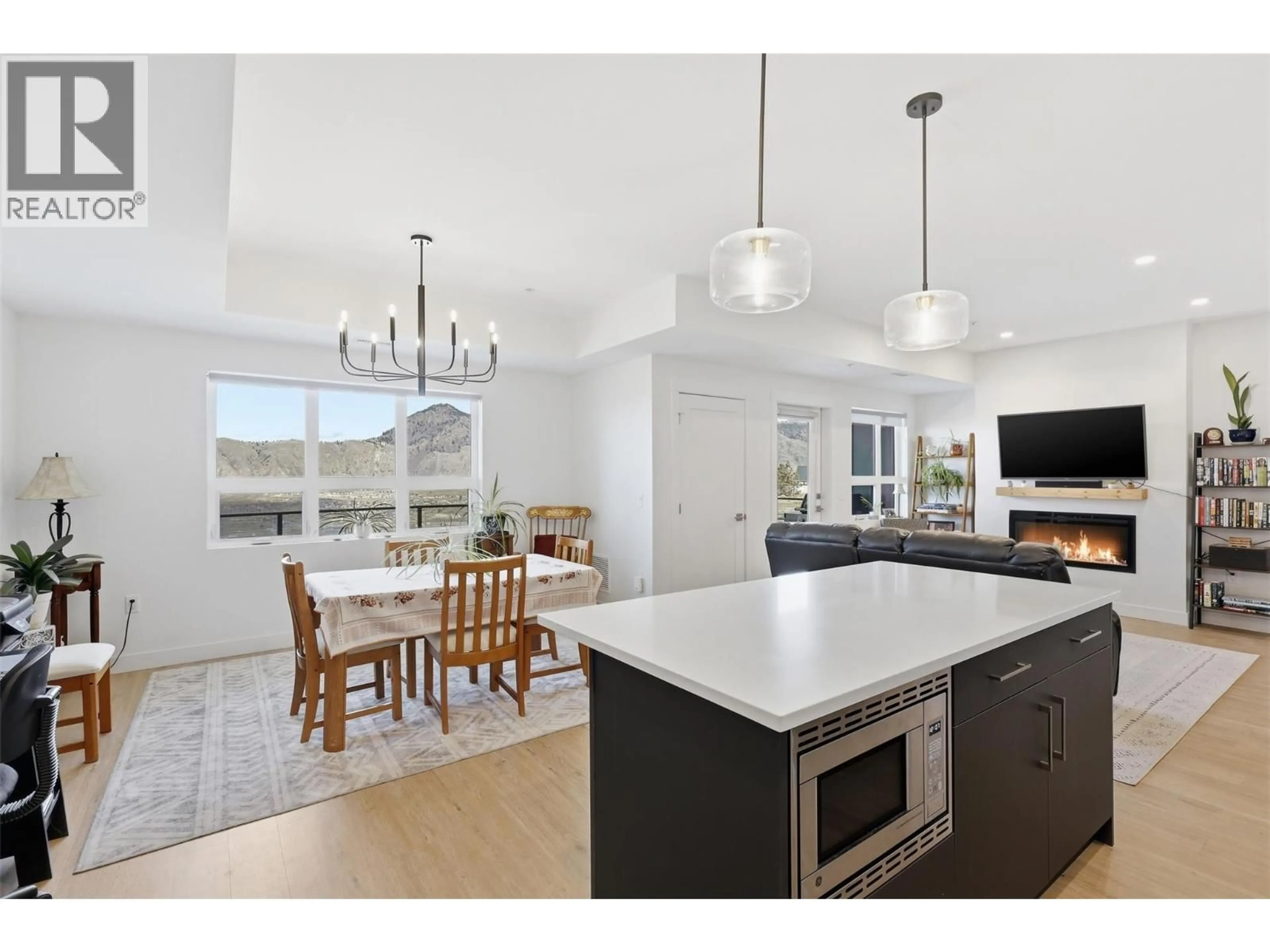 Open concept kitchen, unknown for 307 - 1844 QU'APPELLE BOULEVARD, Kamloops British Columbia V2E0A8