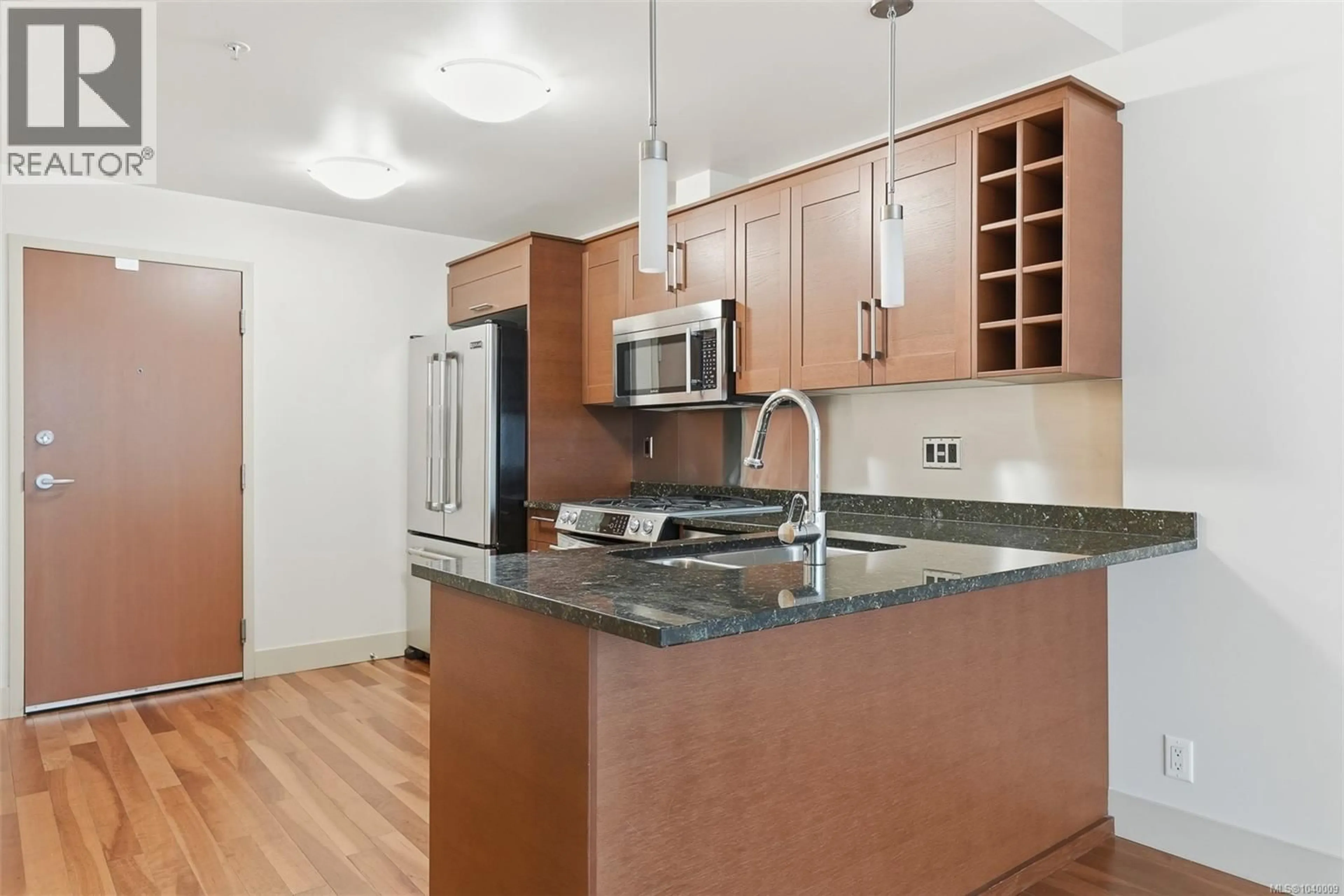 Standard kitchen, unknown for N1003 - 737 HUMBOLDT STREET, Victoria British Columbia V8W1B1