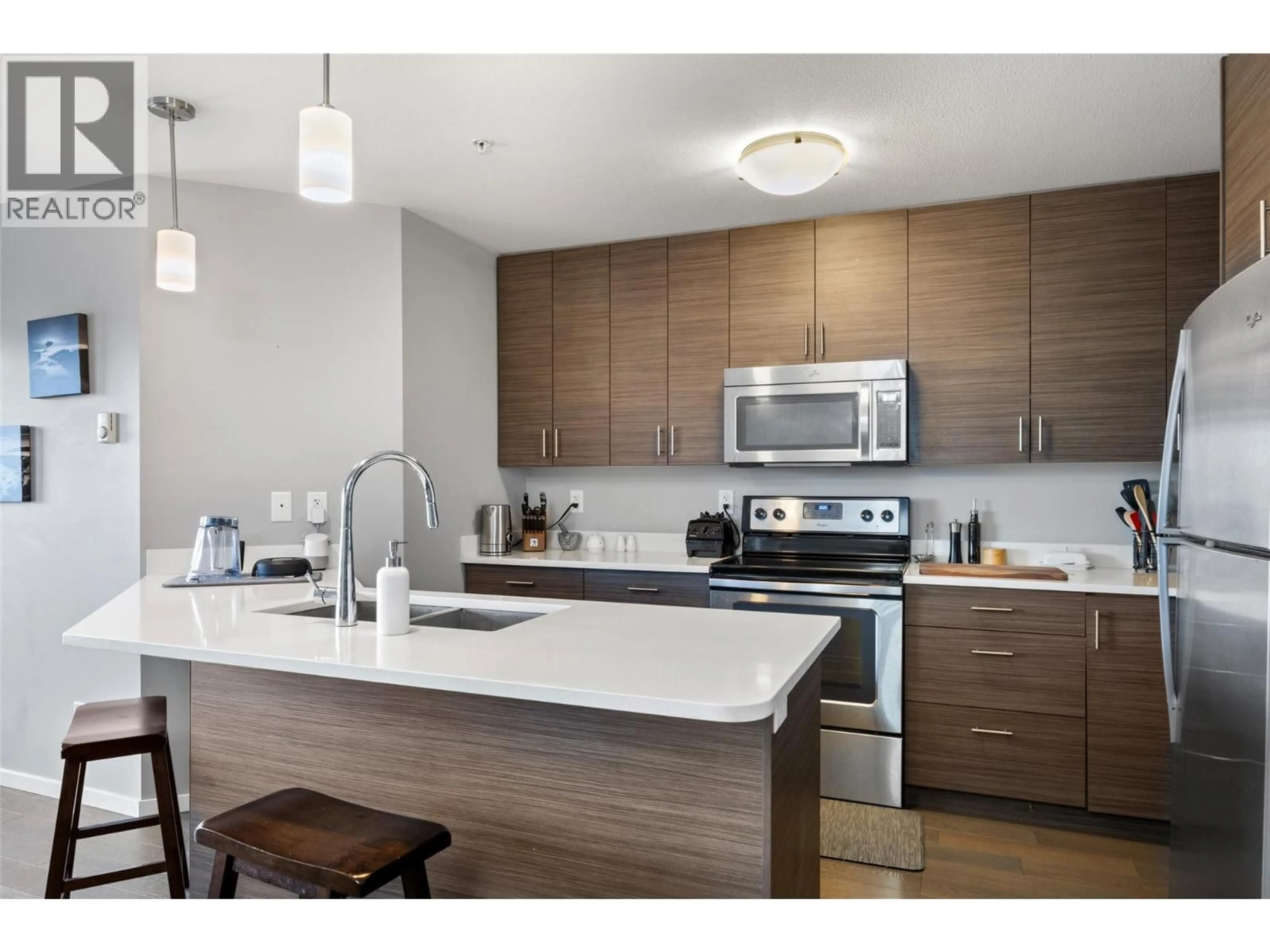Standard kitchen, unknown for 204 - 1200 HARRISON PLACE, Kamloops British Columbia V1S1M1