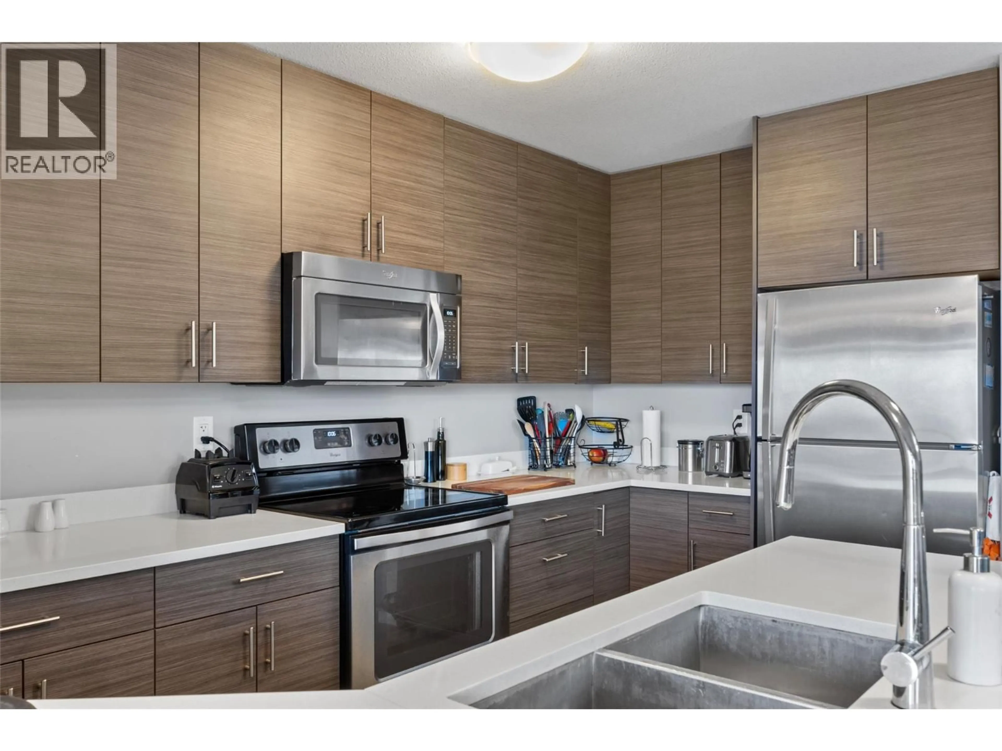 Standard kitchen, unknown for 204 - 1200 HARRISON PLACE, Kamloops British Columbia V1S1M1