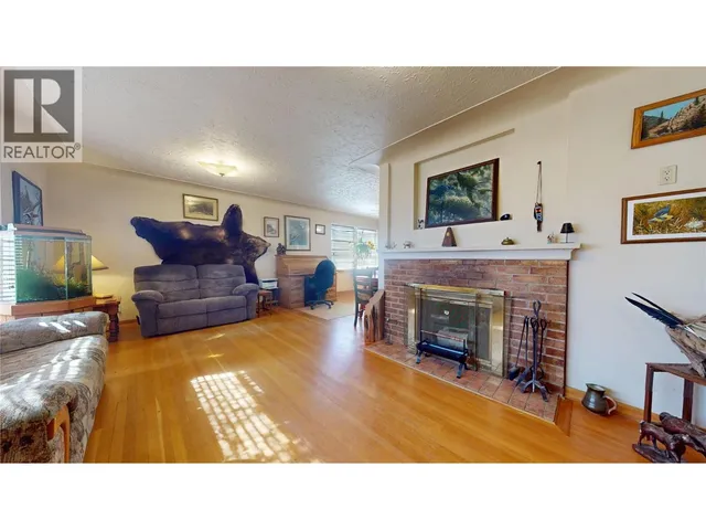 325 14 AVENUE SOUTH, Cranbrook 5