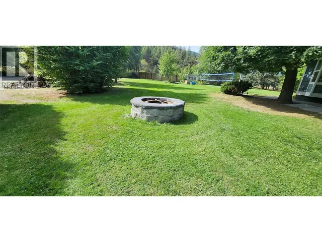 610 GILPIN ROAD, Grand Forks 2