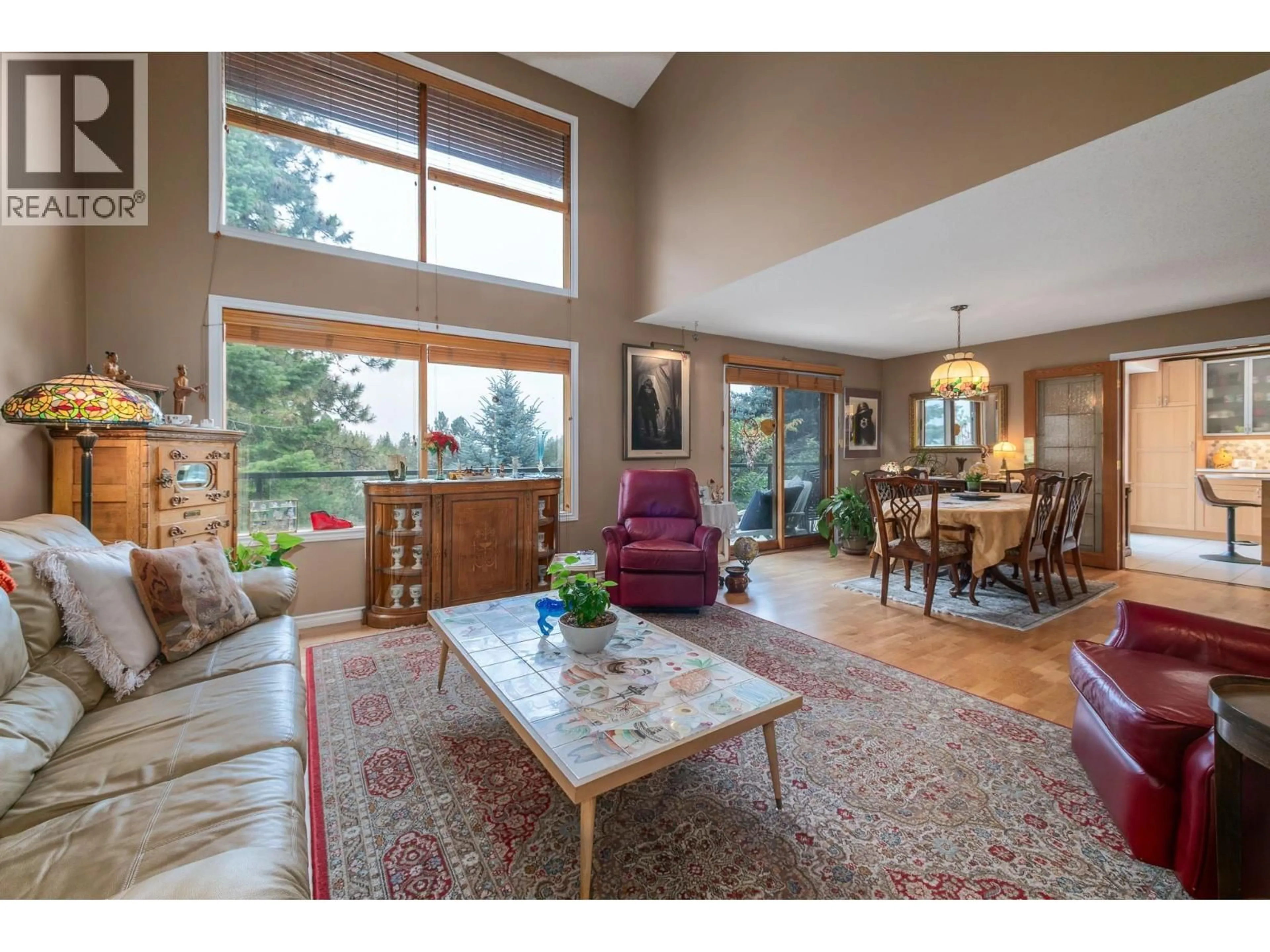 Living room with furniture, unknown for 771 CASSIAR COURT, Kelowna British Columbia V1V1M7
