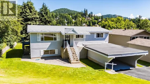 1618 VICTORIA AVENUE, Rossland 2