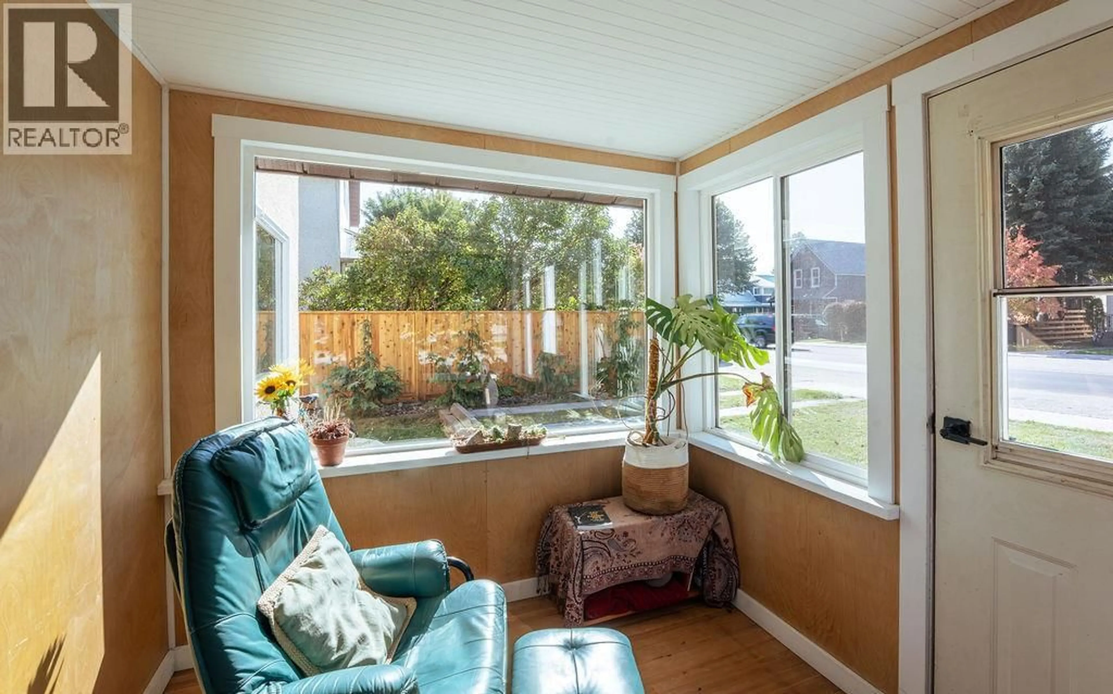Living room with furniture, unknown for 204 THIRD STREET EAST, Revelstoke British Columbia V0E2S0