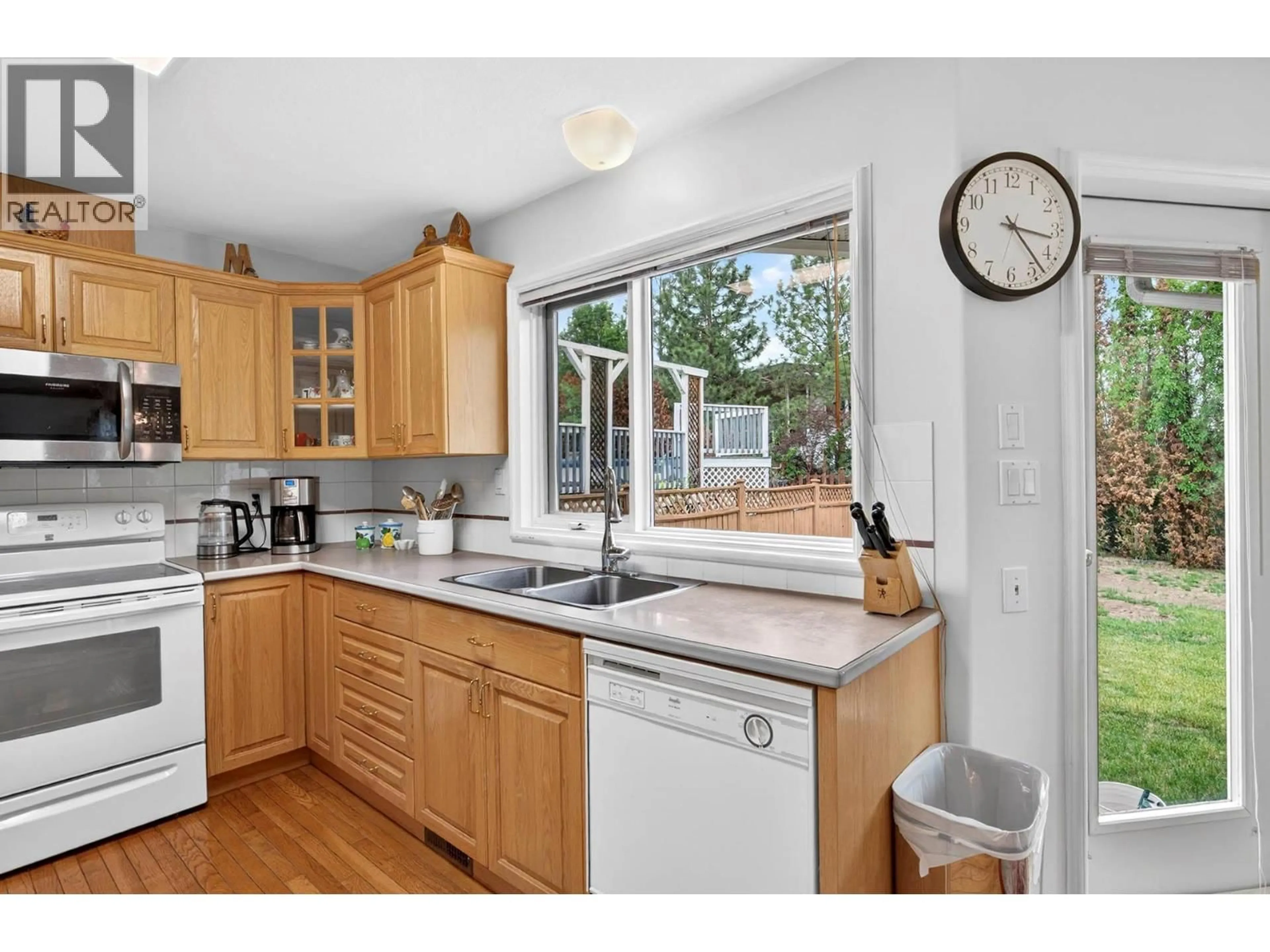 Open concept kitchen, unknown for 2403 PARKVIEW DRIVE, Kamloops British Columbia V2B7H9