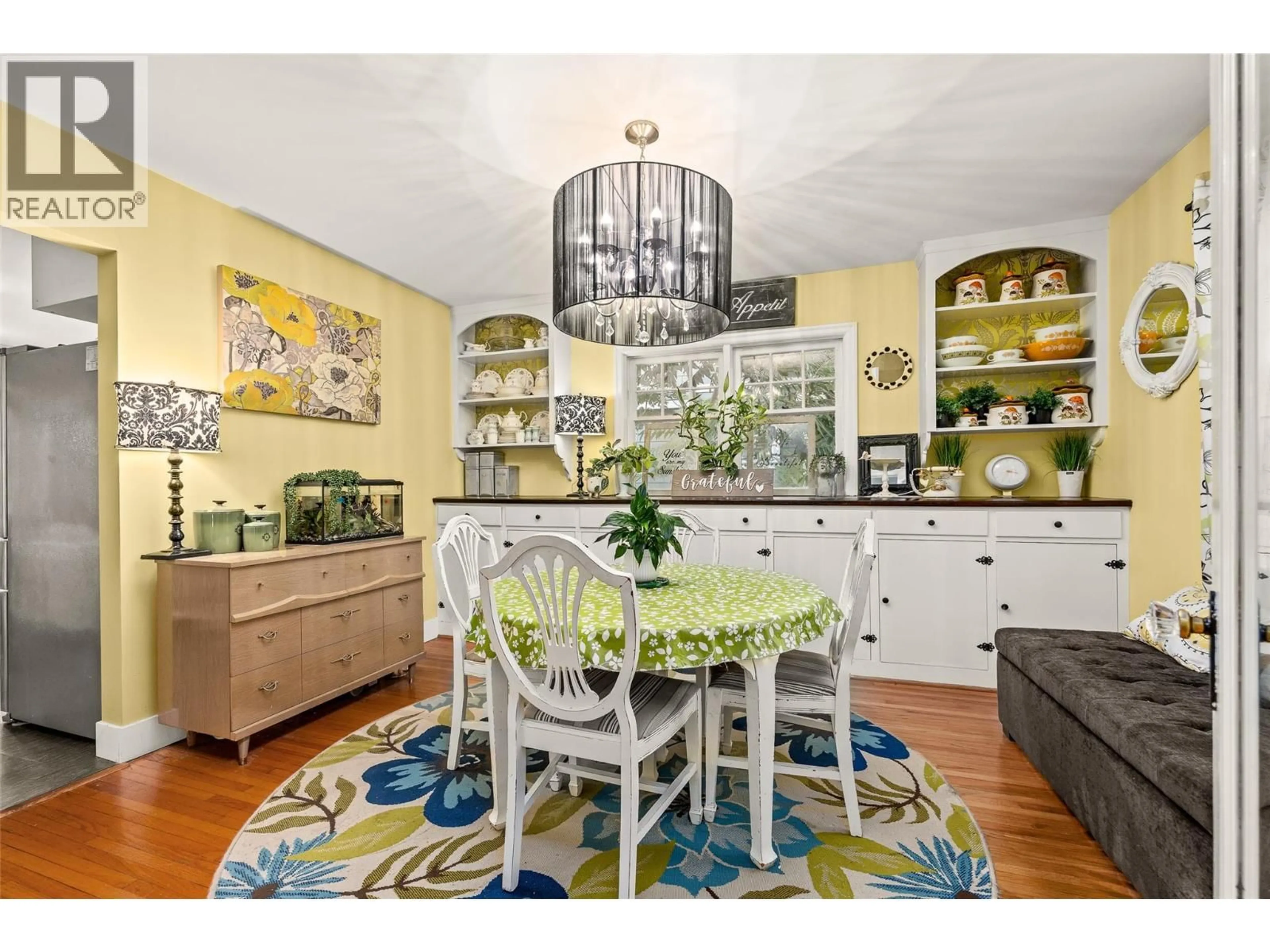 Open concept kitchen, unknown for 260 LAKE AVENUE, Kelowna British Columbia V1Y5W7