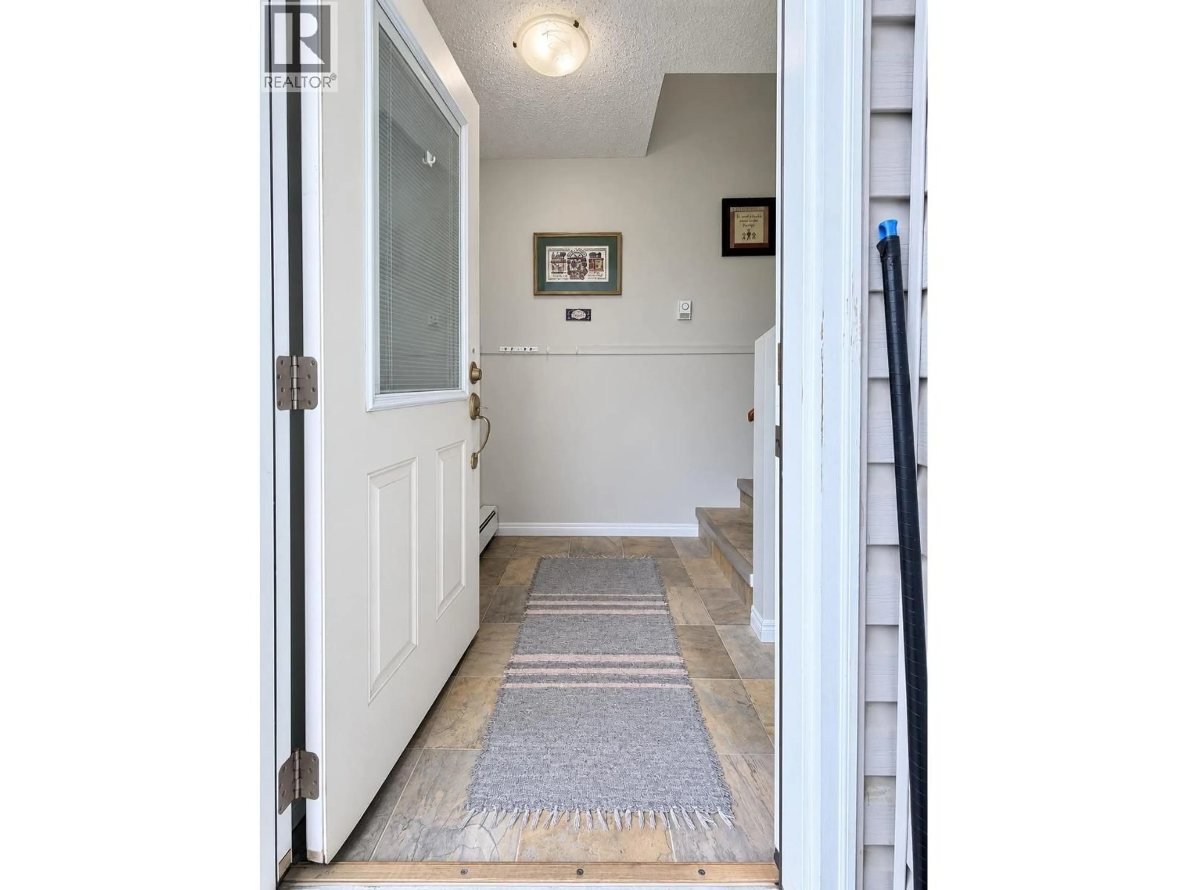 Indoor entryway for 15 - 1800 2ND STREET NORTH, Cranbrook British Columbia V1C5A2