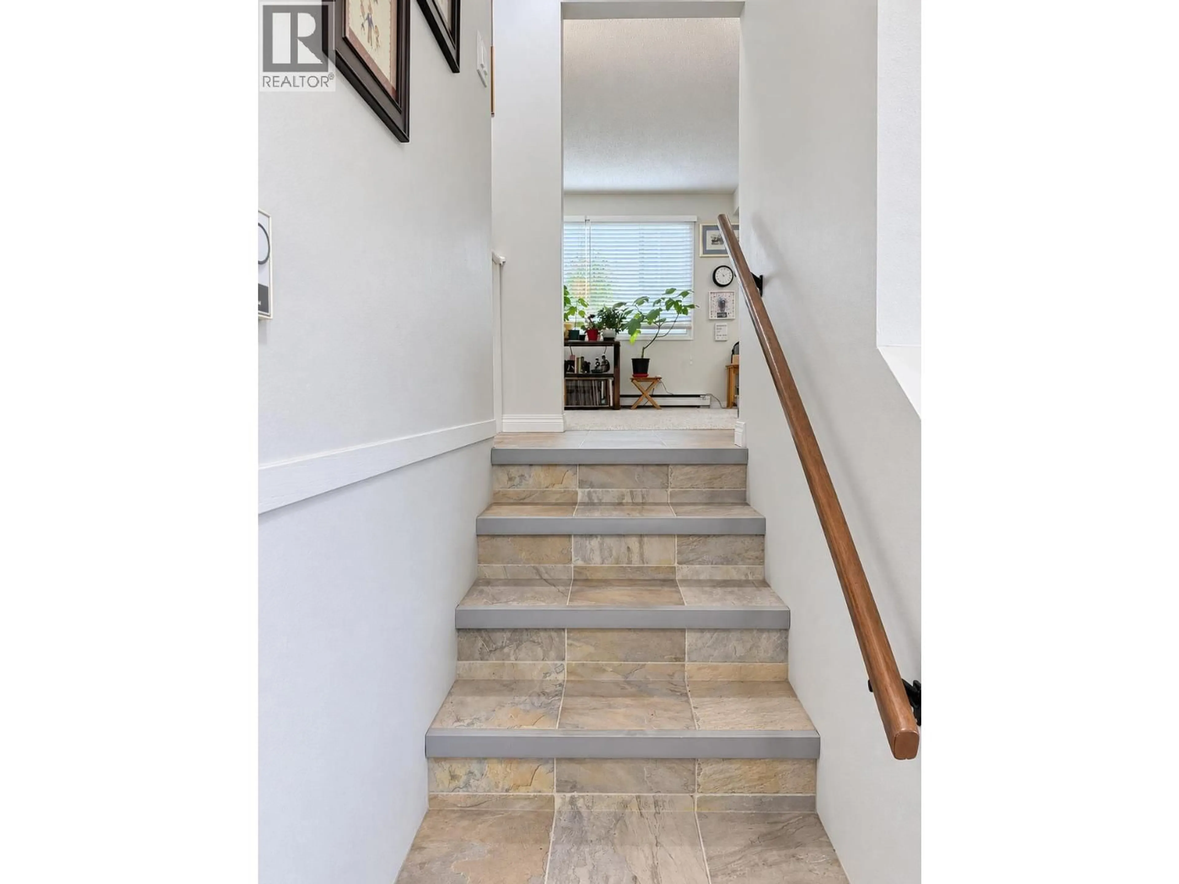 Indoor entryway for 15 - 1800 2ND STREET NORTH, Cranbrook British Columbia V1C5A2
