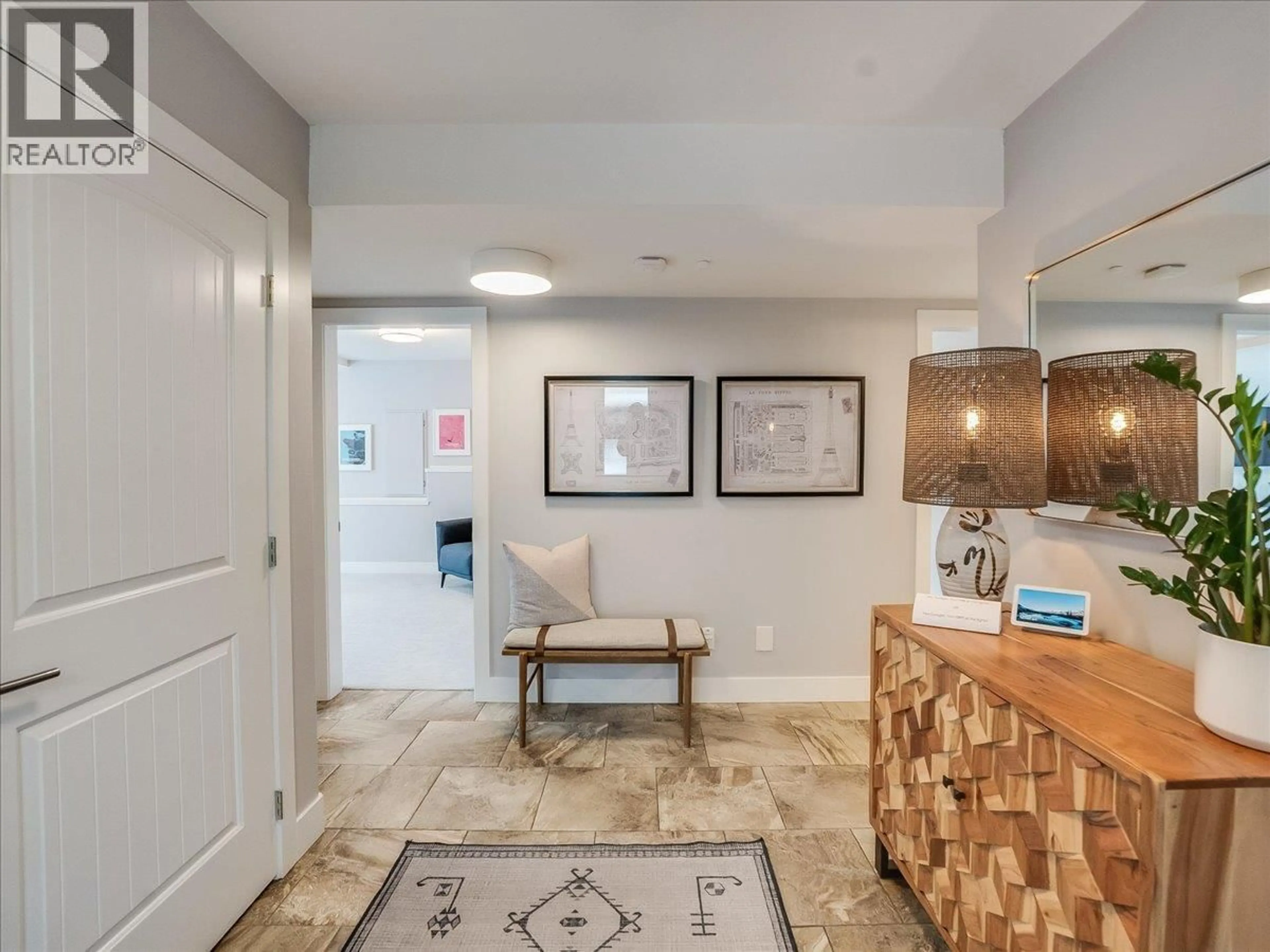 Indoor entryway for 770 REDSTONE DRIVE, Rossland British Columbia V0G1Y0