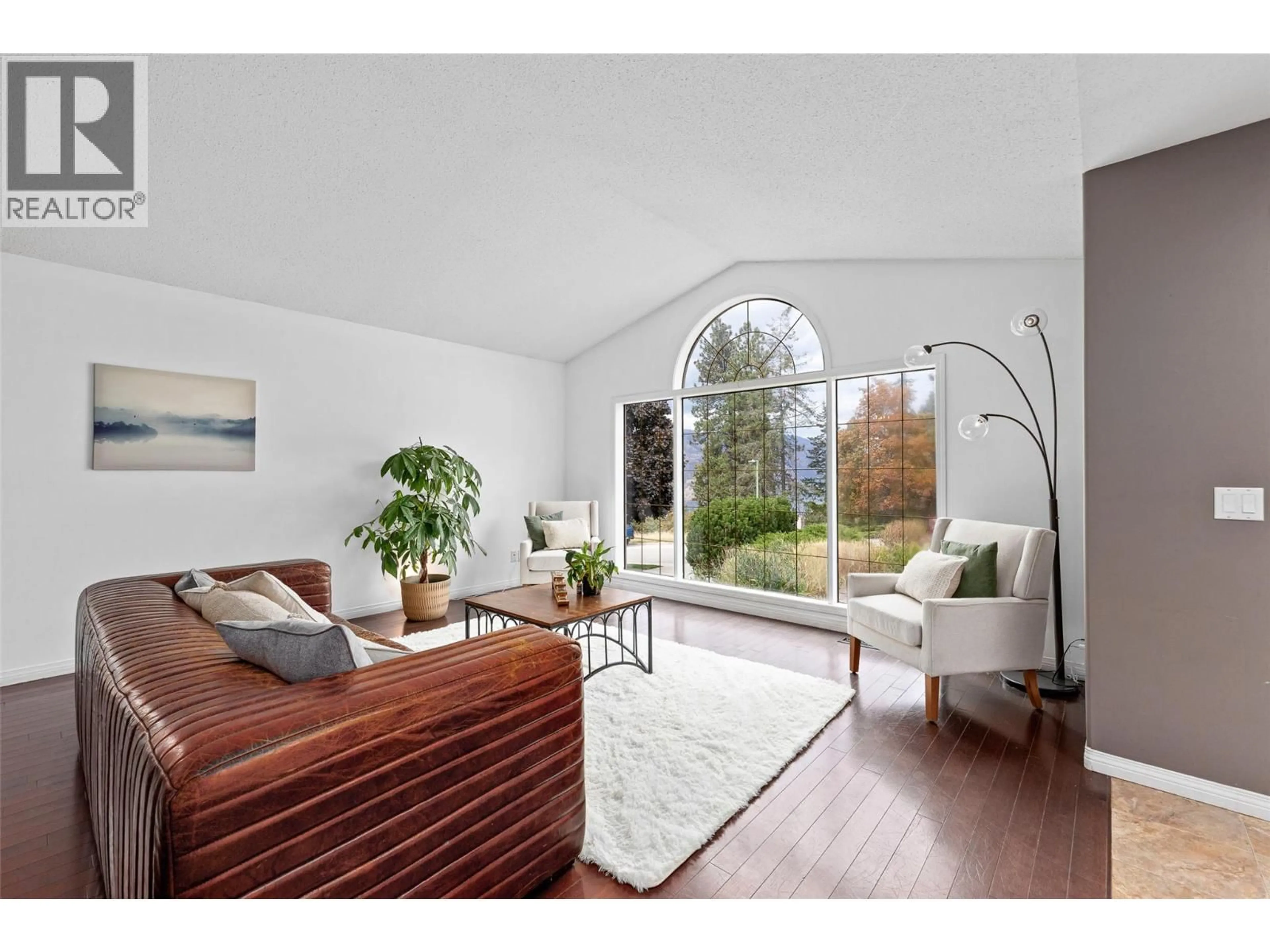Living room with furniture, unknown for 145 MAGIC DRIVE, Kelowna British Columbia V1V1N2