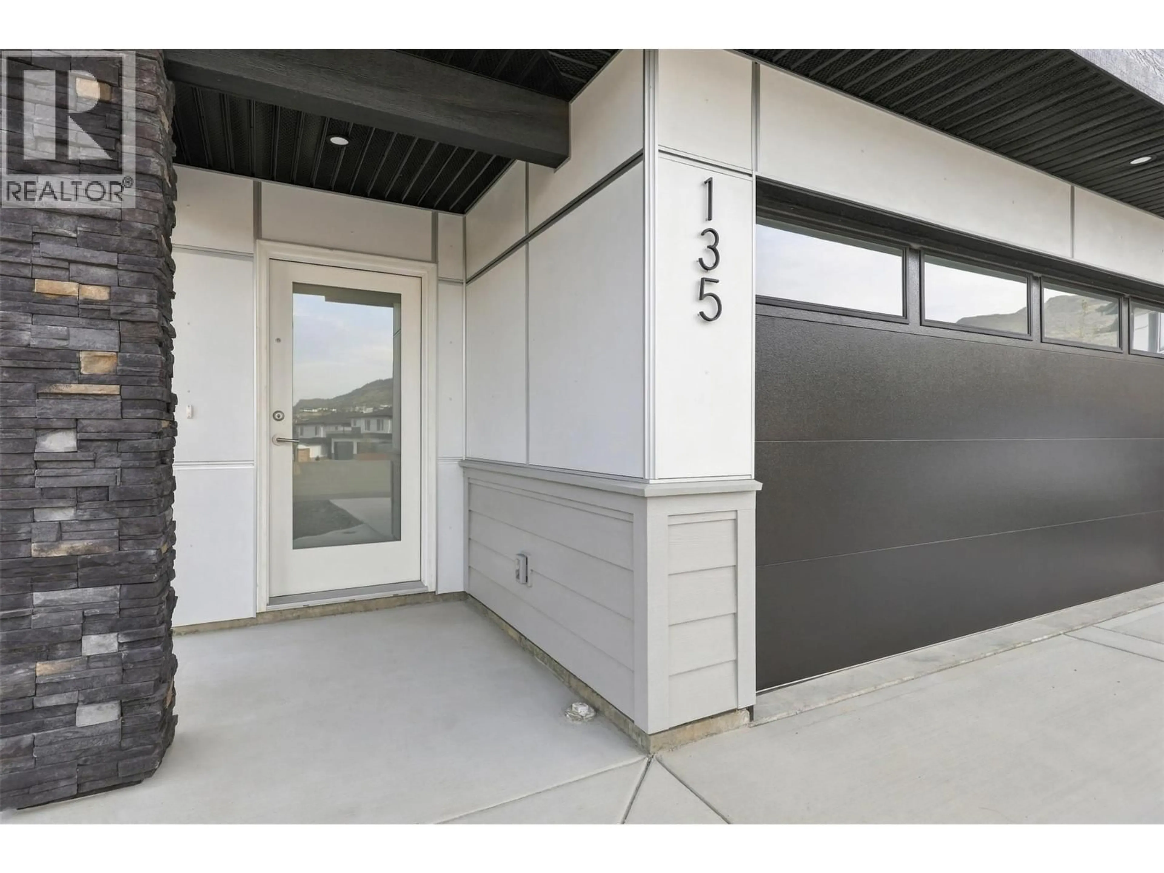 Indoor garage for 135 - 2050 GRASSLANDS BOULEVARD, Kamloops British Columbia V2B0A6