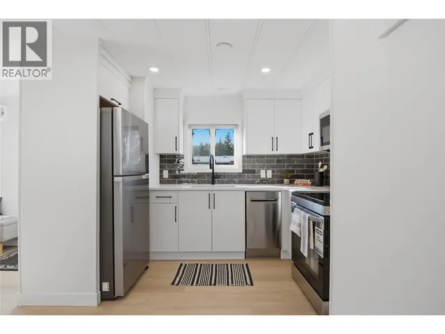 4 - 4626 SUMMER ROAD, Barriere 4