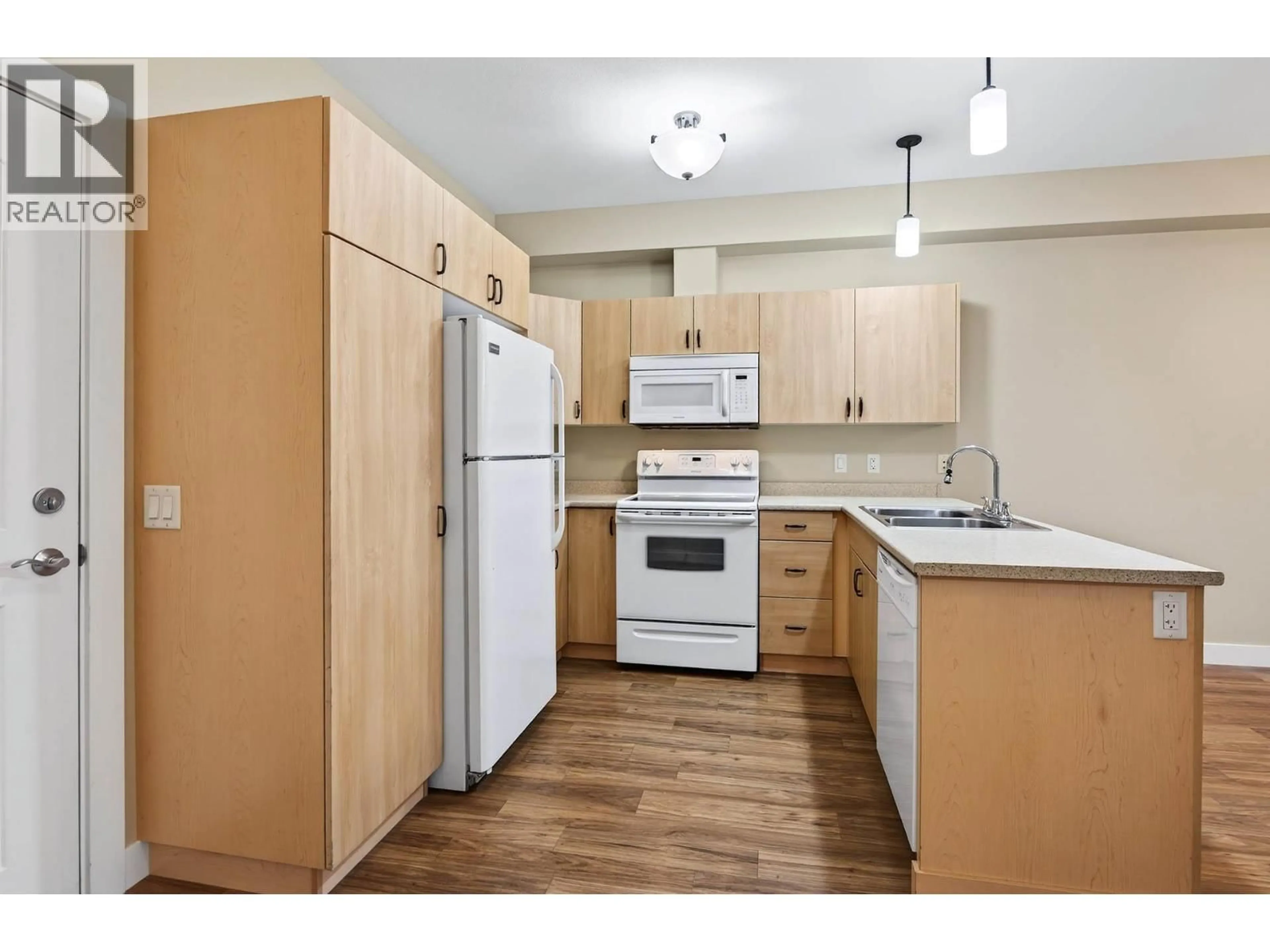 Standard kitchen, unknown for 300 - 755 MAYFAIR STREET, Kamloops British Columbia V2B5L7