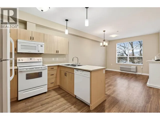 300 - 755 MAYFAIR STREET, Kamloops 3