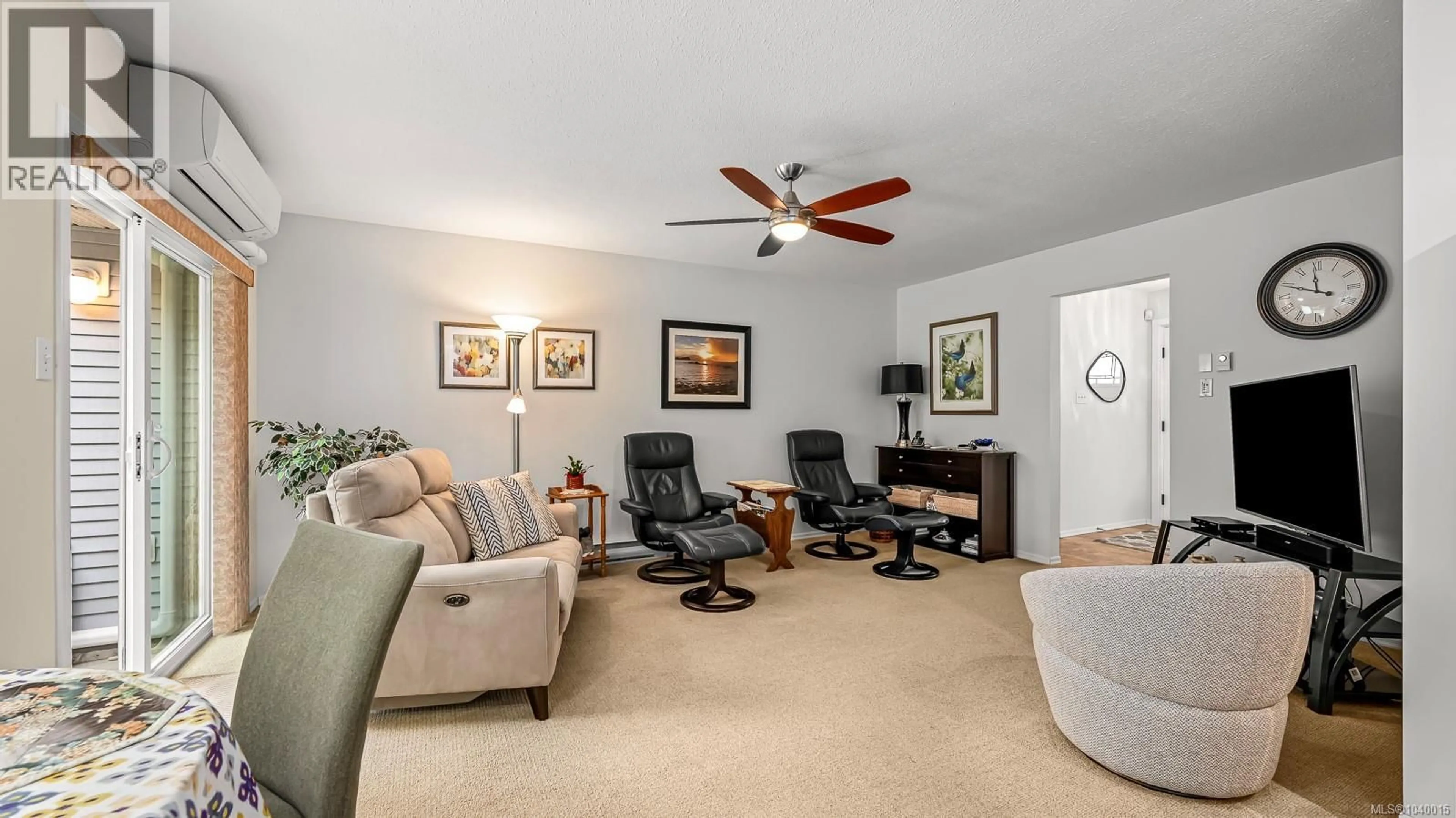 Living room with furniture, unknown for 1580 GRIFFIN DRIVE, Courtenay British Columbia V9N8M5