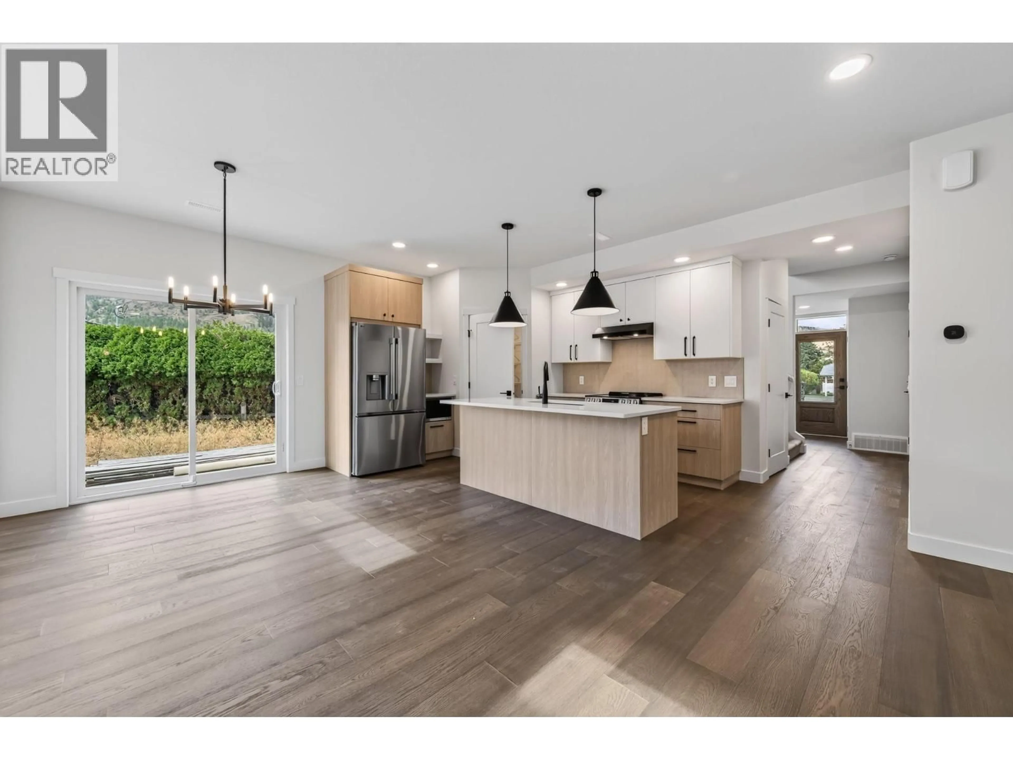 Open concept kitchen, unknown for 723 LYNE ROAD, Kamloops British Columbia V2B6Z7