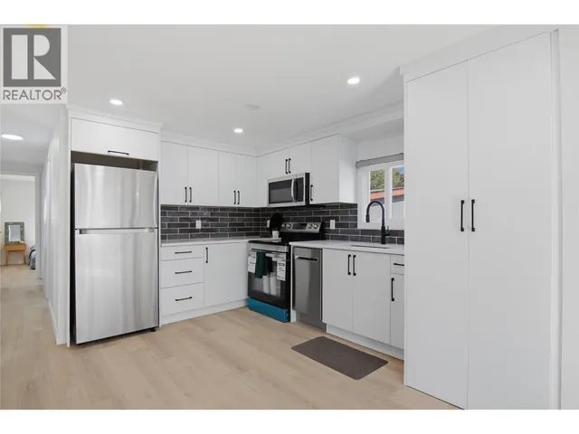 6 - 4626 SUMMER ROAD, Barriere 4