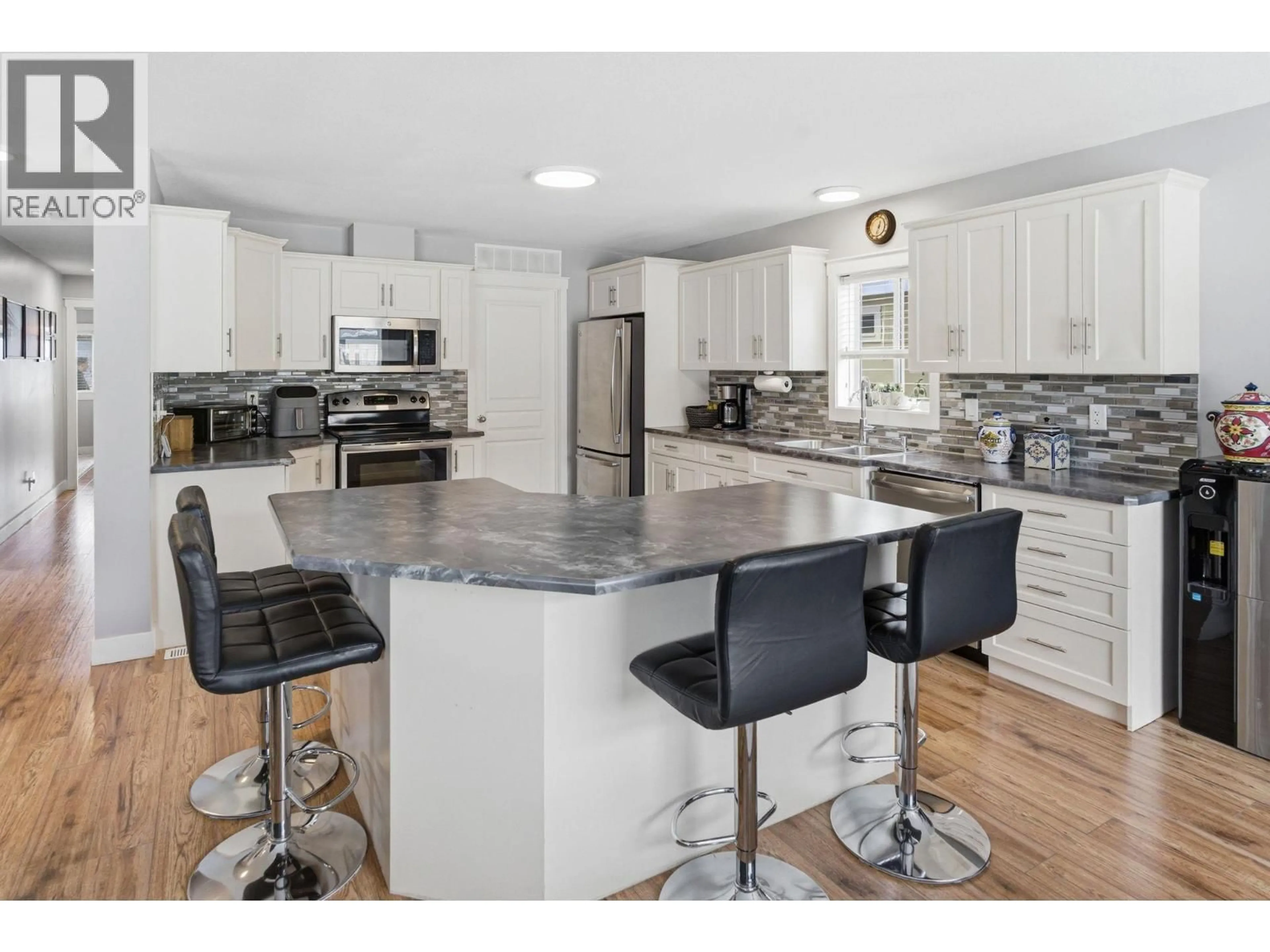 Open concept kitchen, unknown for 523 - 2440 OLD OKANAGAN HIGHWAY, West Kelowna British Columbia V4T1X4