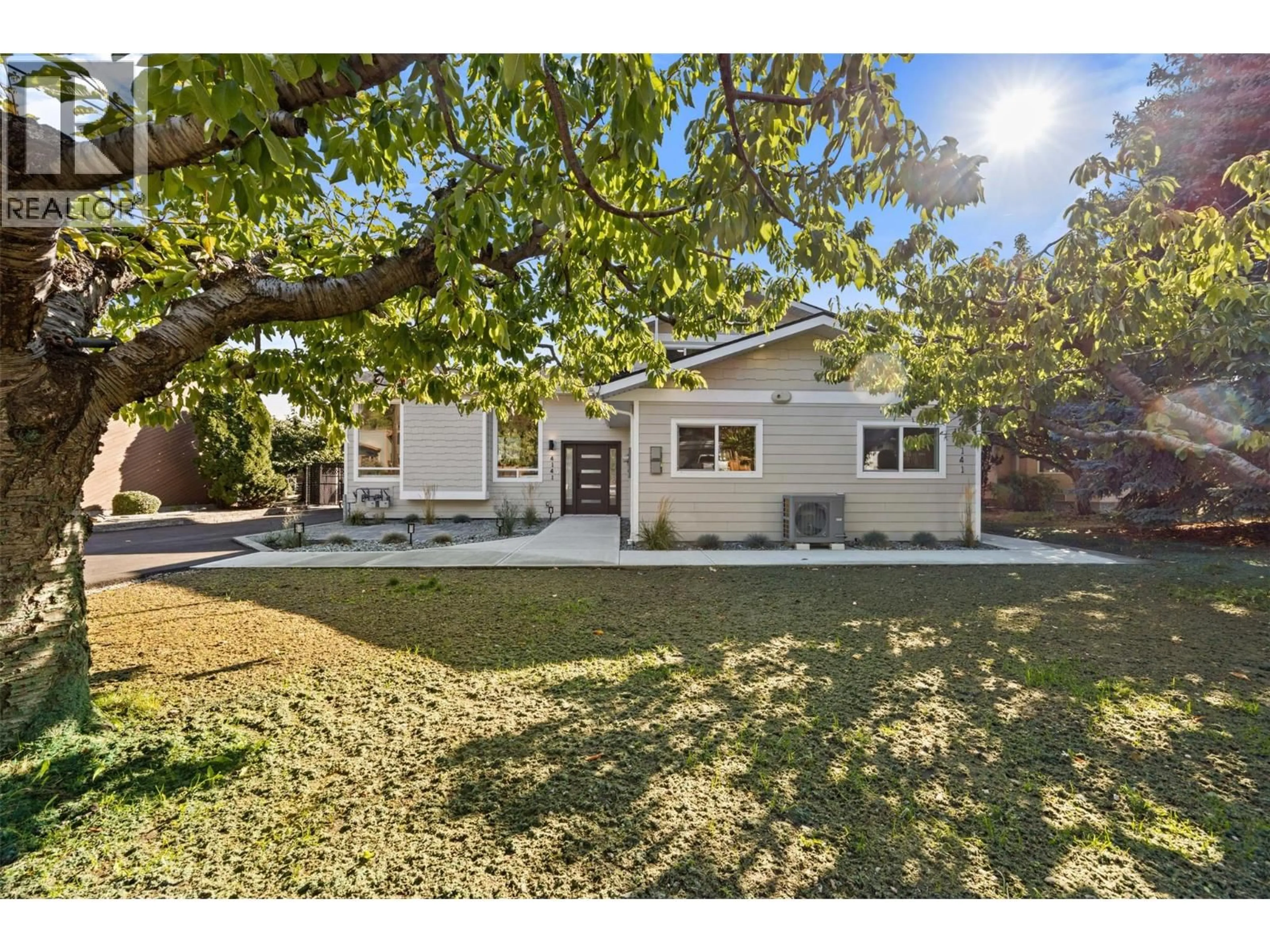 A pic from outside/outdoor area/front of a property/back of a property/a pic from drone, street for 4141 SAN CLEMENTE AVENUE, Peachland British Columbia V0H1X6