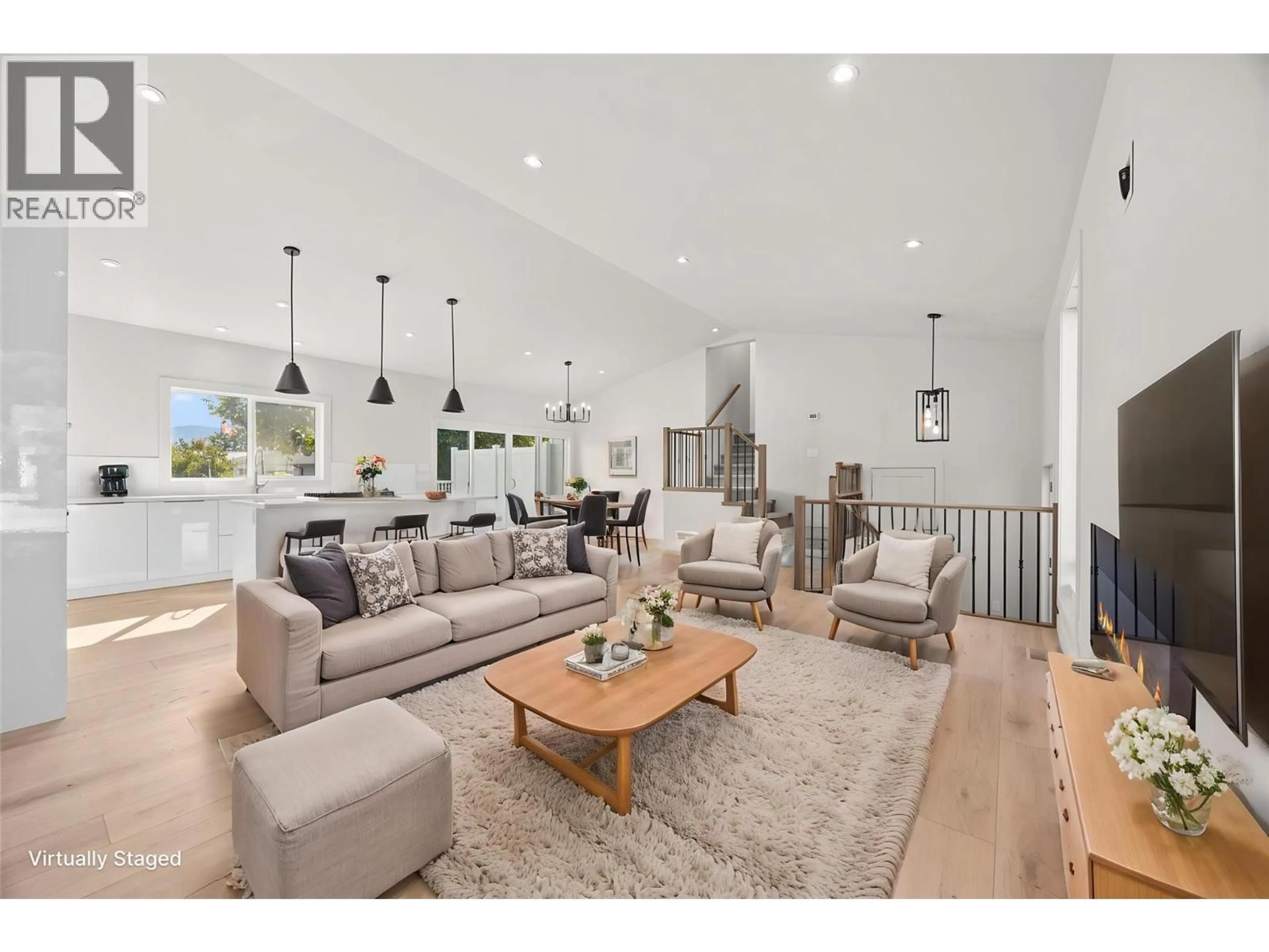 Living room with furniture, unknown for 4141 SAN CLEMENTE AVENUE, Peachland British Columbia V0H1X6
