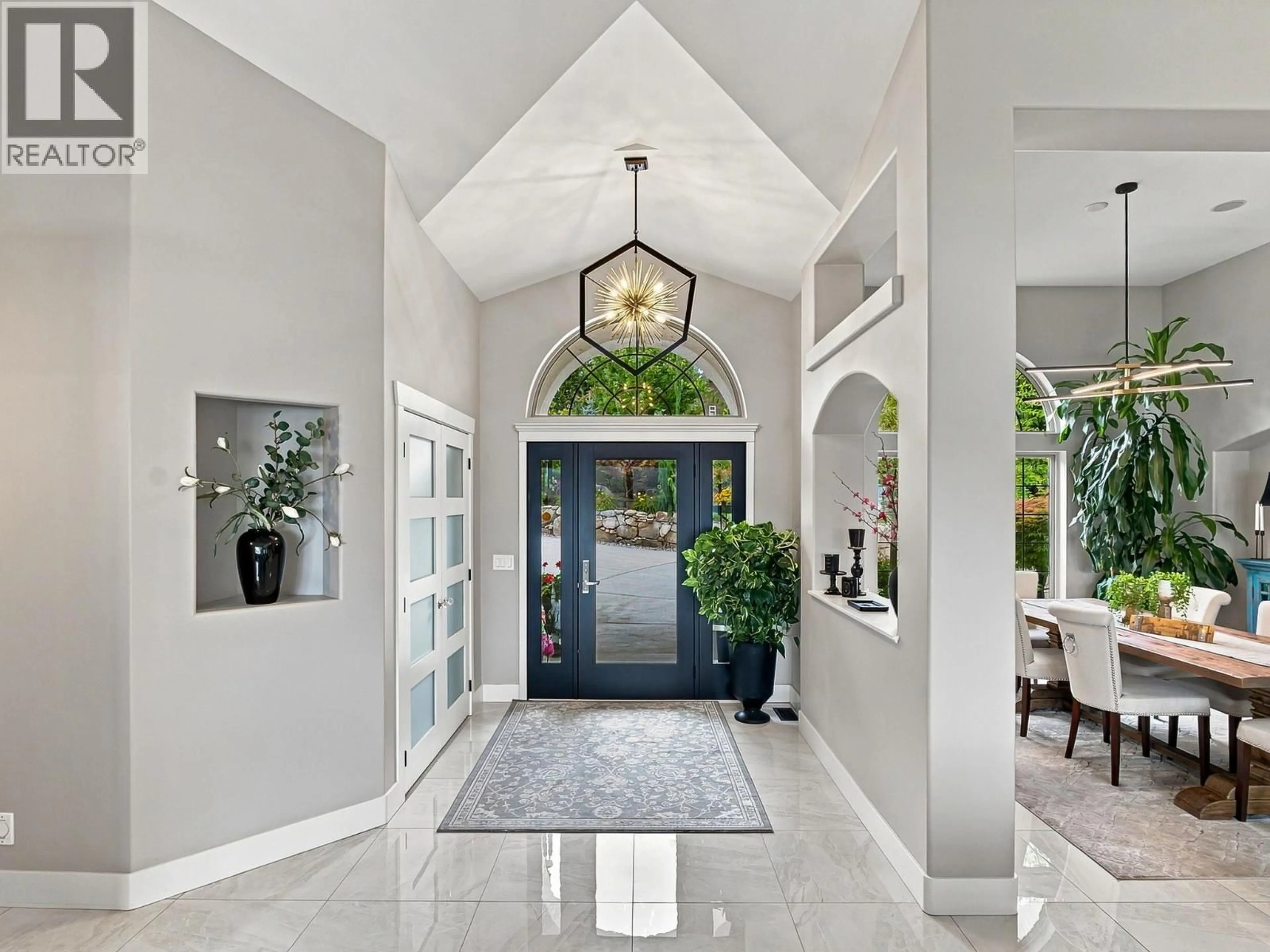 Indoor entryway for 3280 SHIRAZ COURT, West Kelowna British Columbia V4T2R2