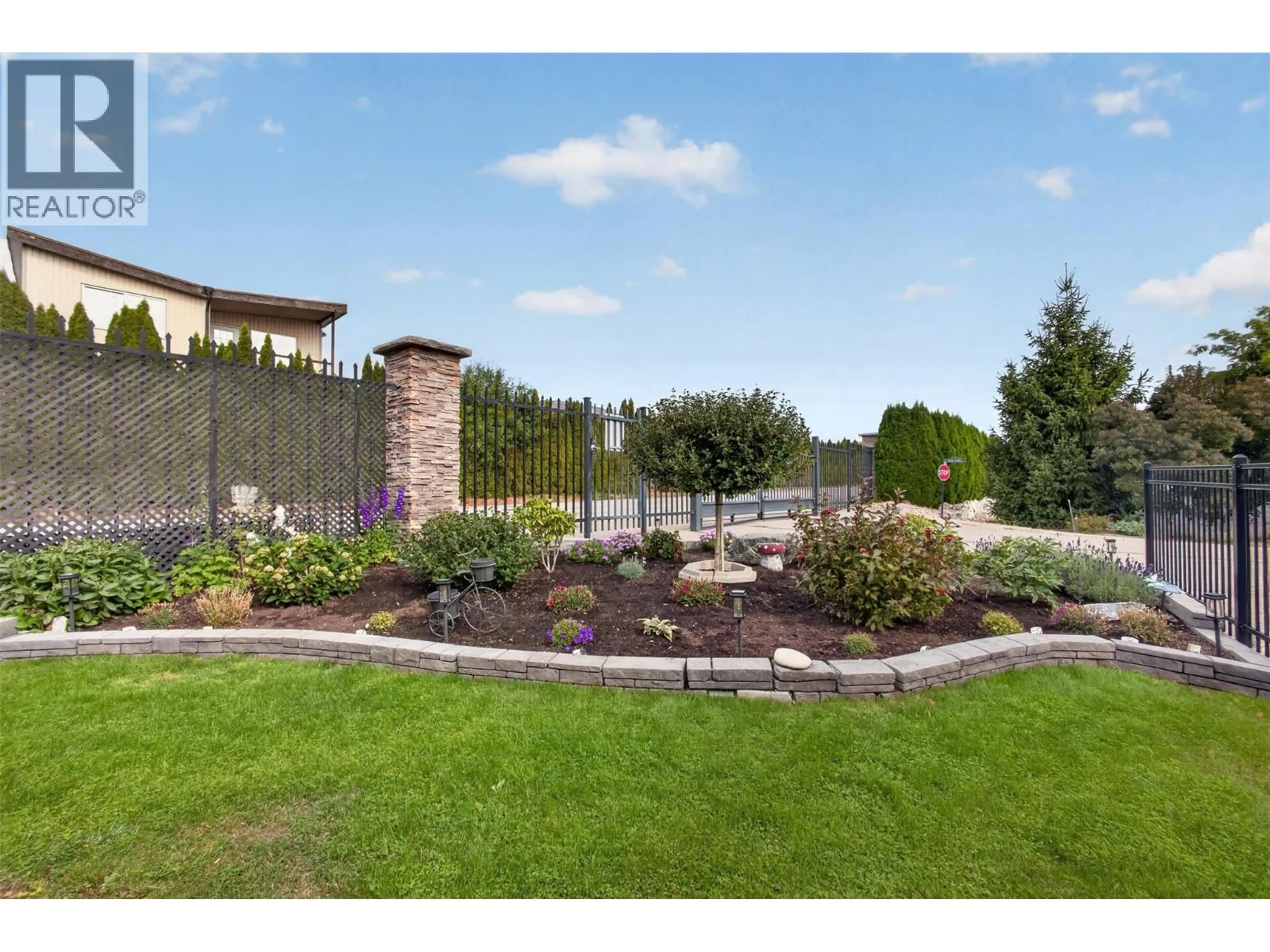 Patio, water/lake/river/ocean view for 3493 OAK CRESCENT, West Kelowna British Columbia V4T3A5