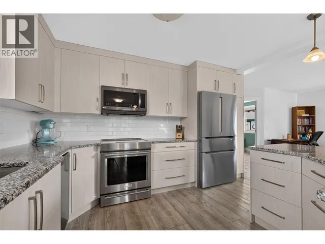 3493 OAK CRESCENT, West Kelowna 5