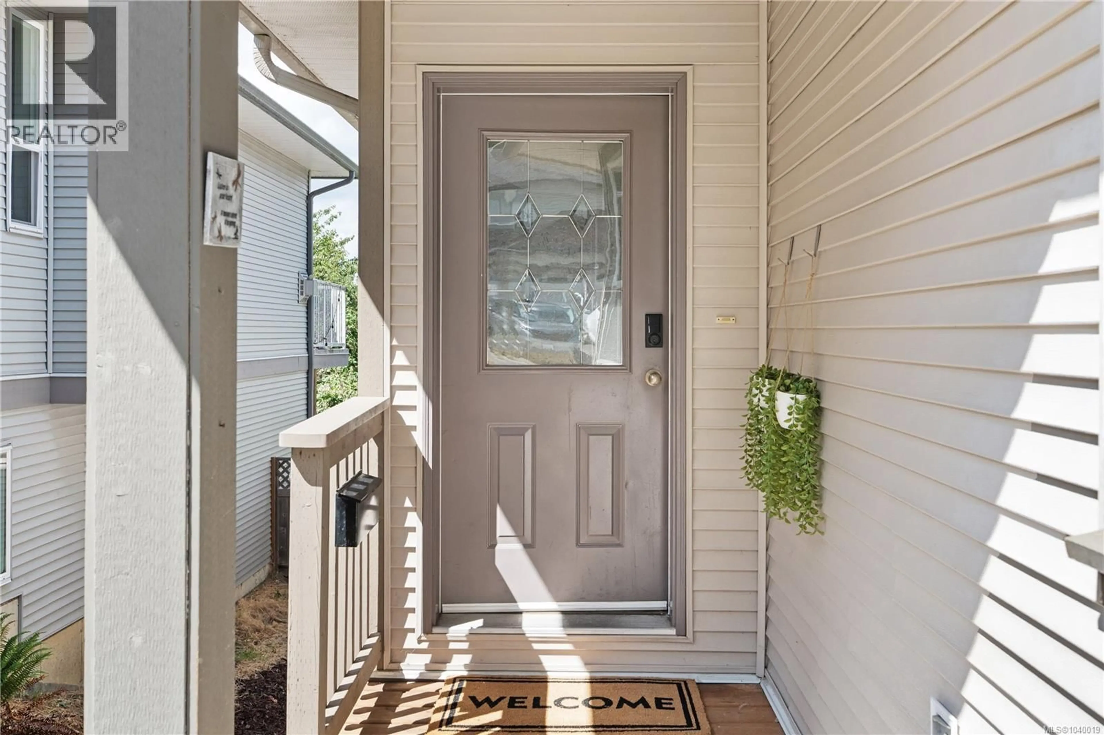 Indoor entryway for 456 ALPEN WAY, Nanaimo British Columbia V9R0B9