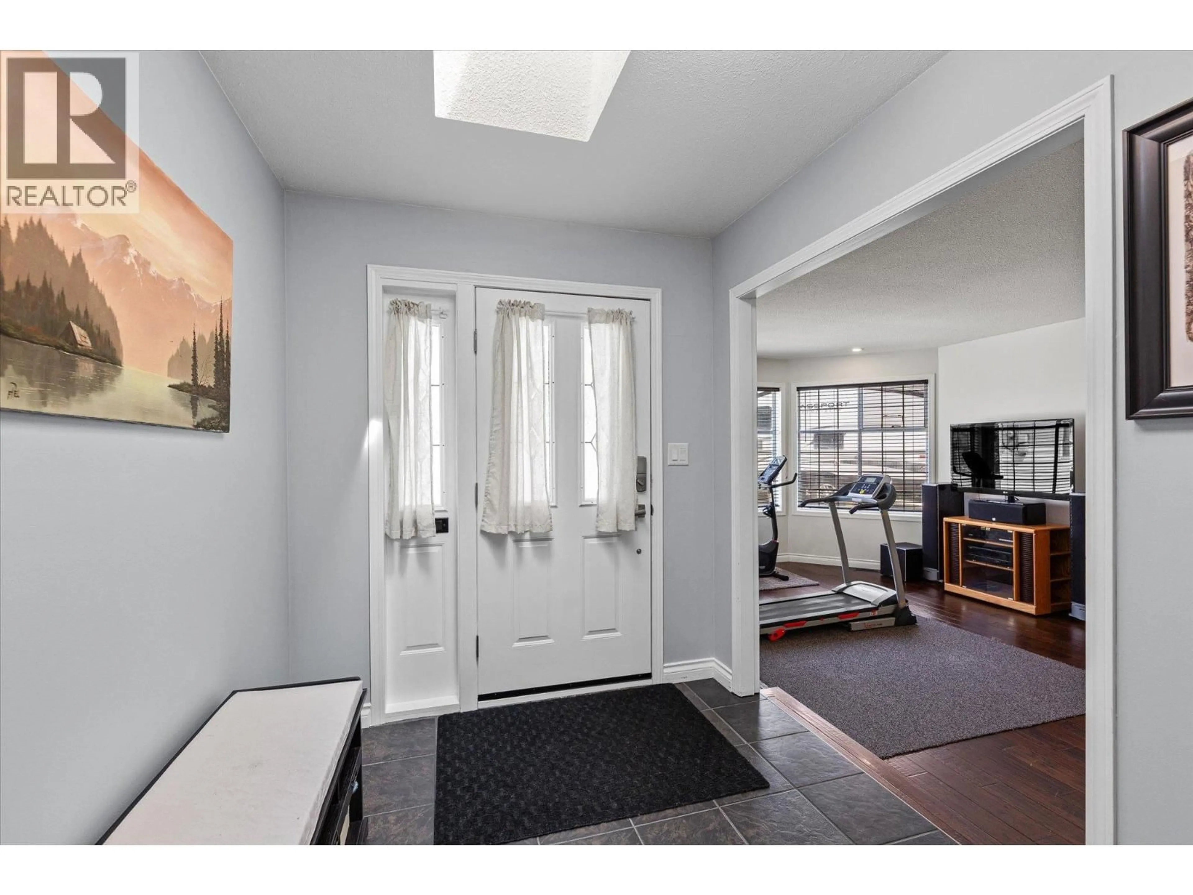 Indoor entryway for 3418 MARIPOSA COURT, Kelowna British Columbia V1W2S9