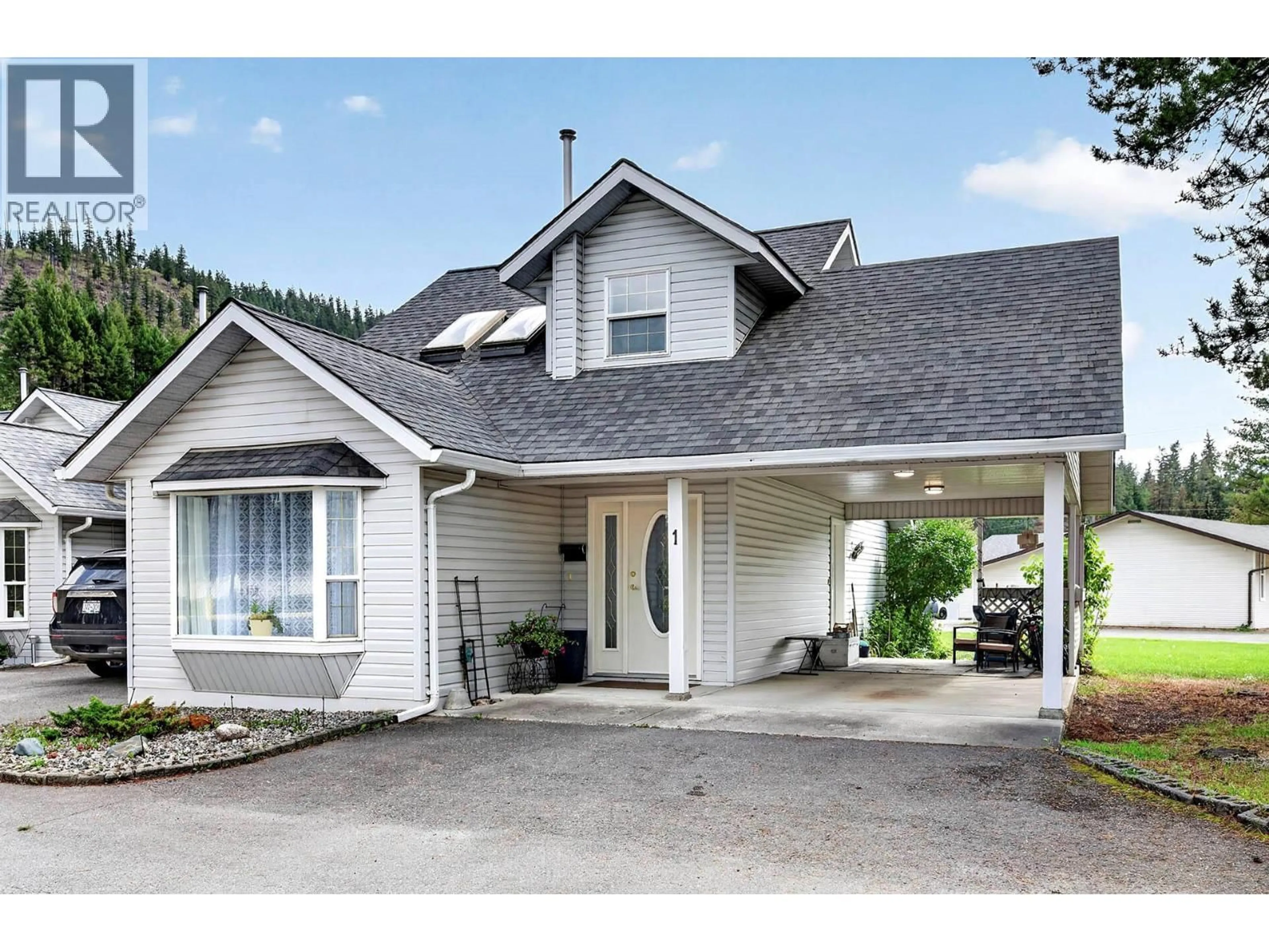 Home with vinyl exterior material, street for 1 - 4476 BARRIERE TOWN ROAD, Barriere British Columbia V0E1E0